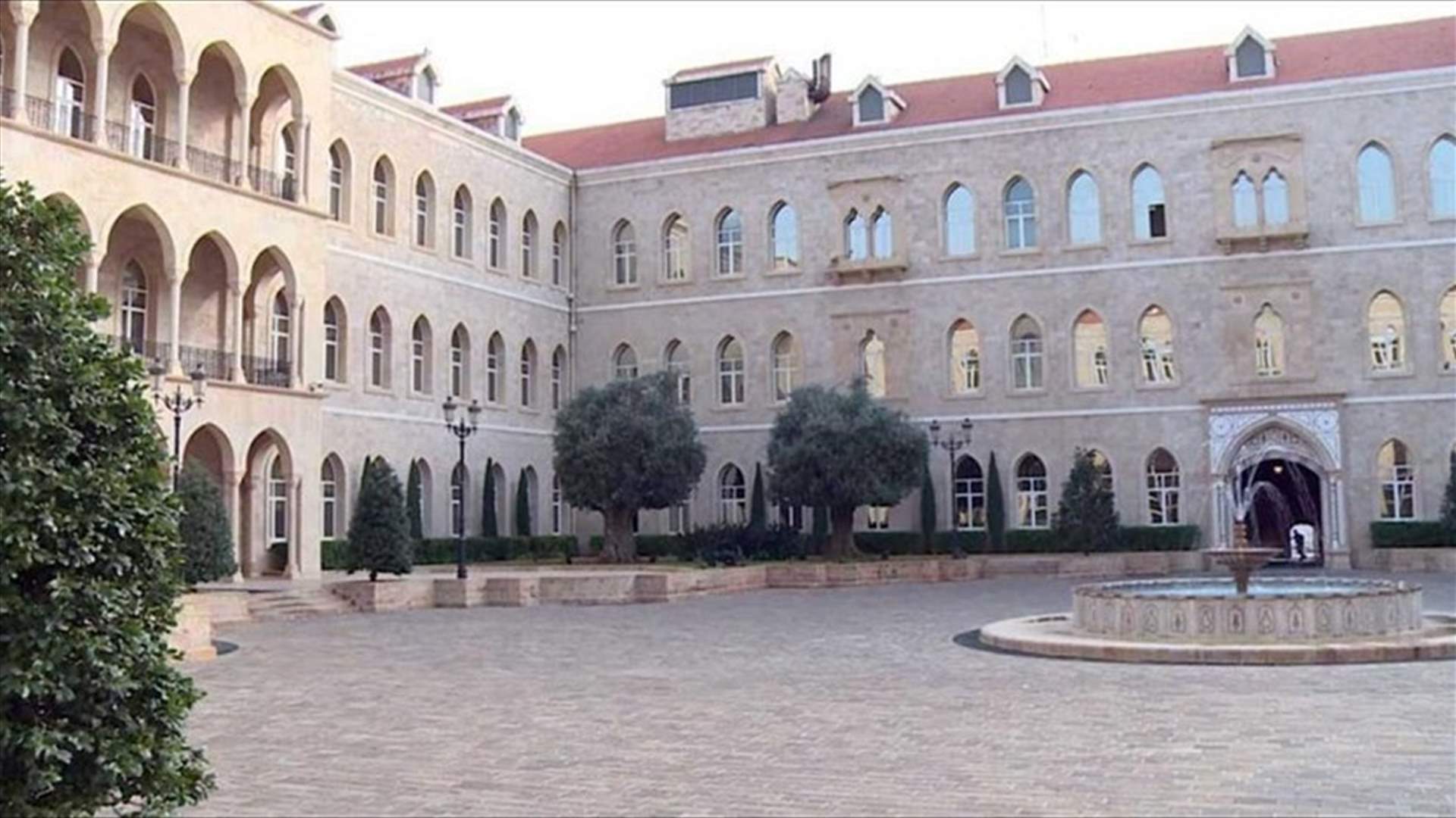 الحريري على استعداد لأن يجتمع مع جميع الاطراف ... فهل لديه "فيتو" على احد؟ (الجمهورية)