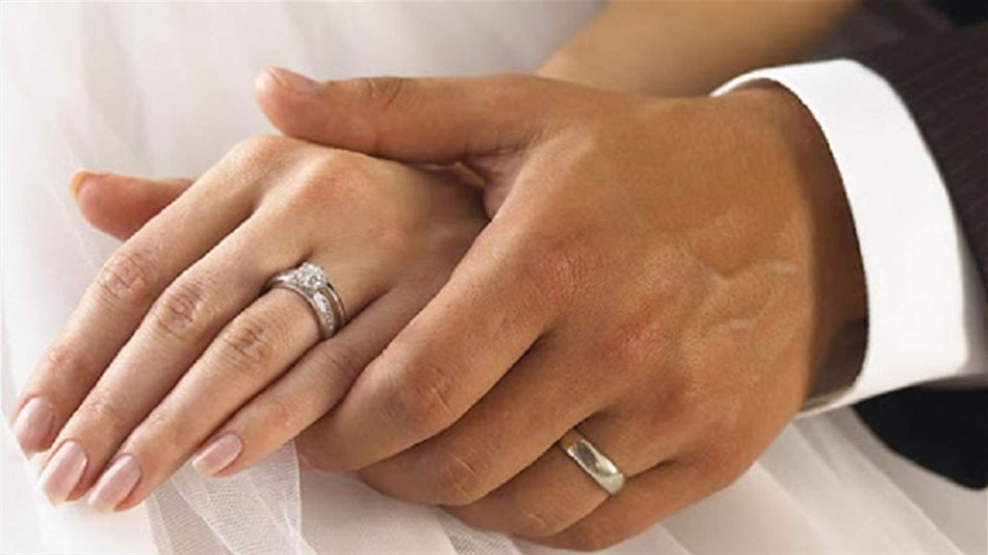 يوم زفاف ابنها... اكتشفت أن العروس ابنتها الحقيقية!