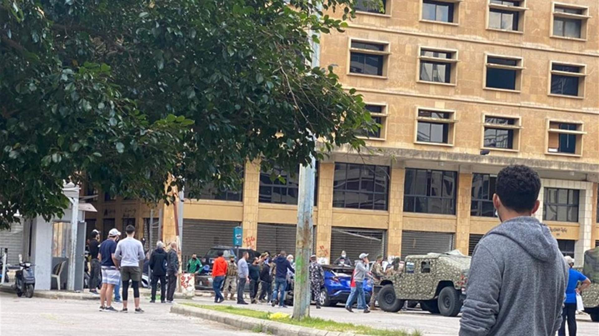 اشكال واصابات بين عدد من القصّابين وتجار اللحوم والماشية امام وزارة الاقتصاد