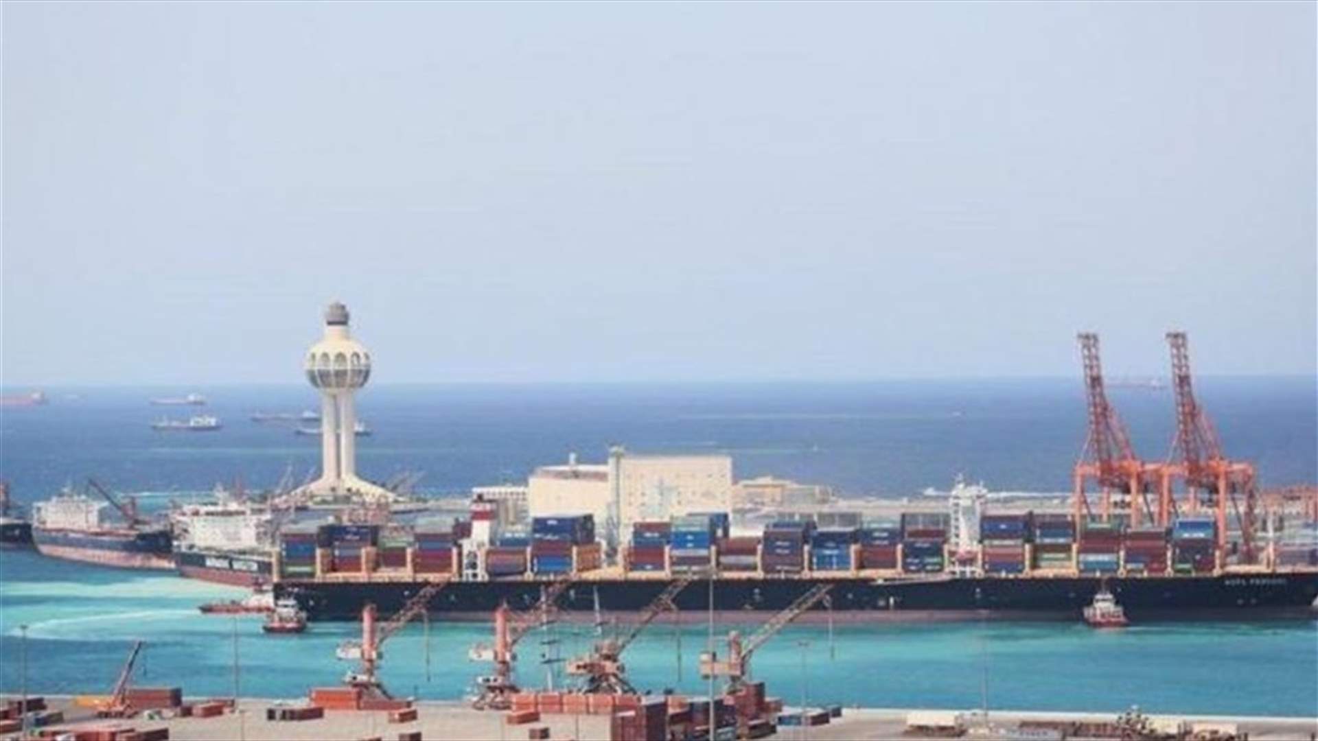 ميناء جدة السعودي يعلن استئناف الملاحة بعد تراجع سرعة الرياح