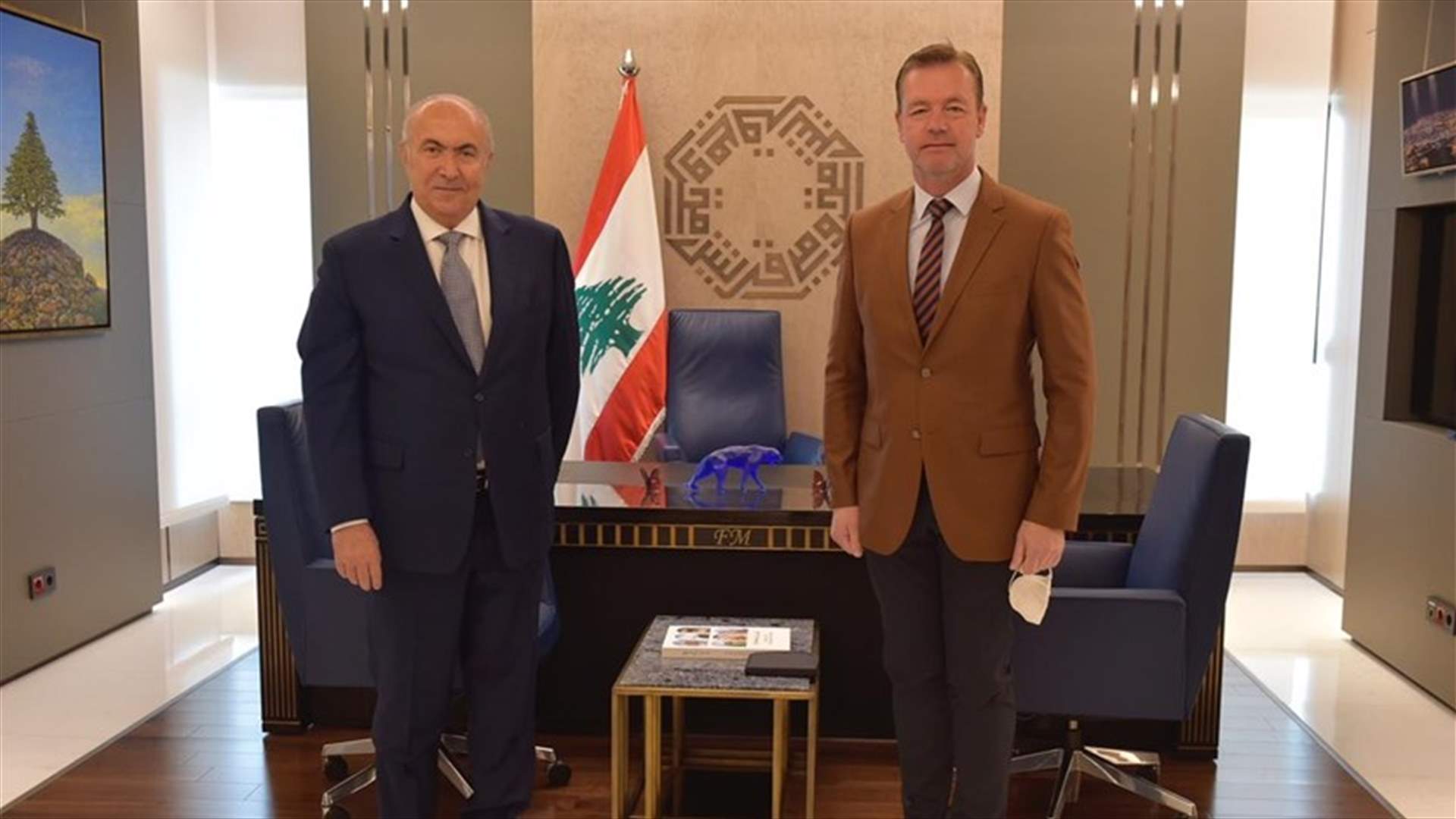مخزومي عرض الاوضاع مع سفير سلوفاكيا: للكف عن وضع العراقيل أمام قيام حكومة مستقلين