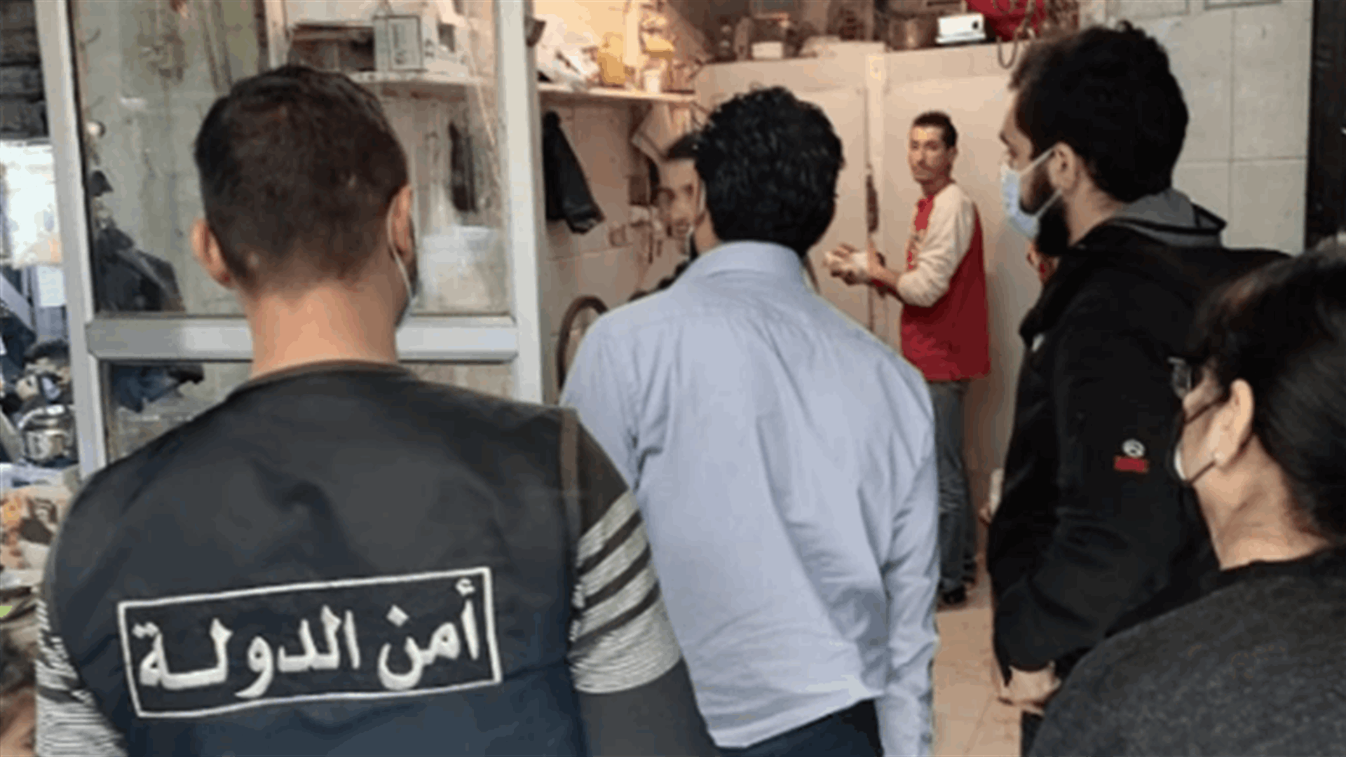 جولة للمدير العام للاقتصاد على ملاحم ومستودعات غذائية في صيدا وتسطير محاضر ضبط (صور)