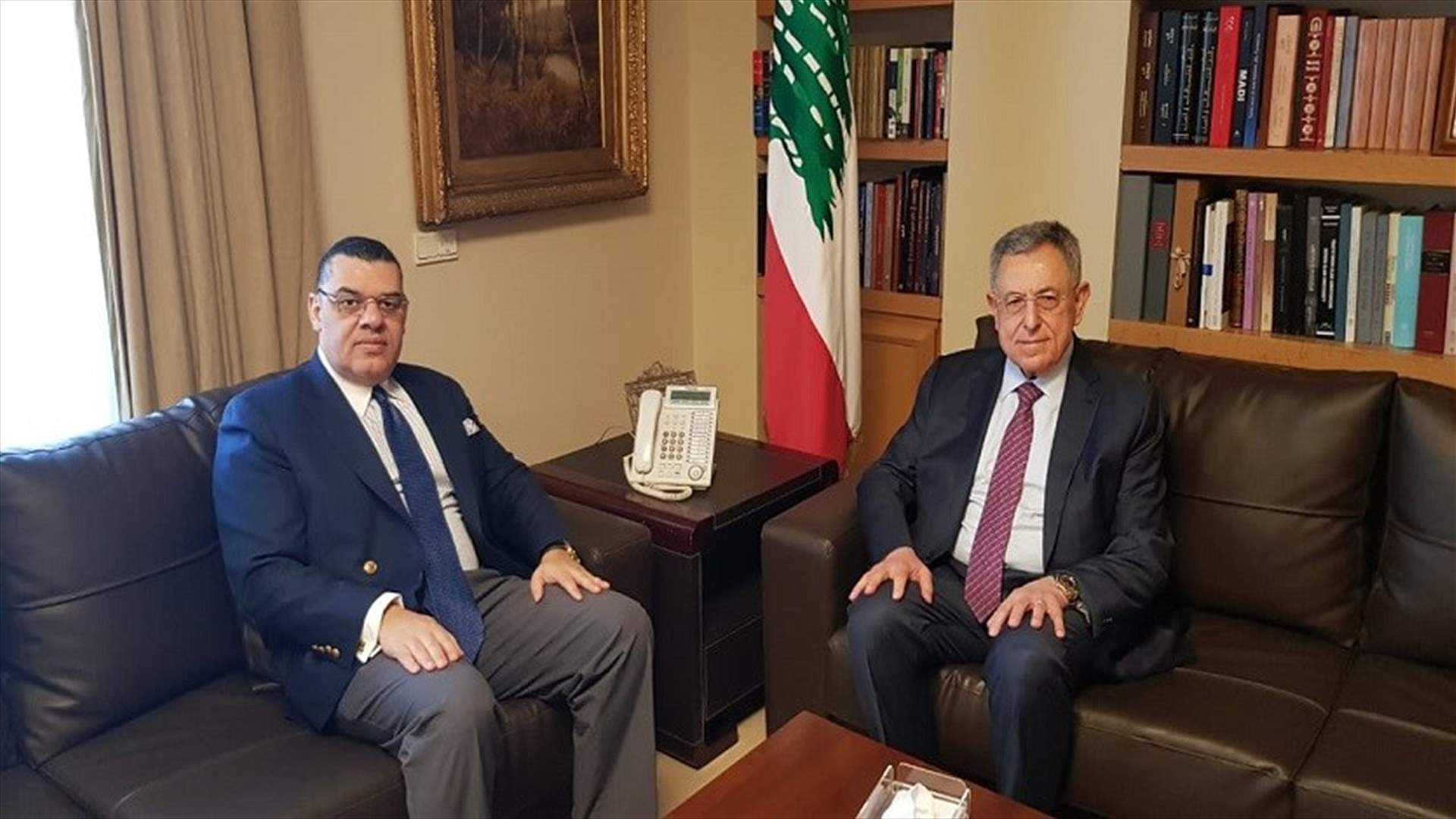 السنيورة استقبل السفير المصري