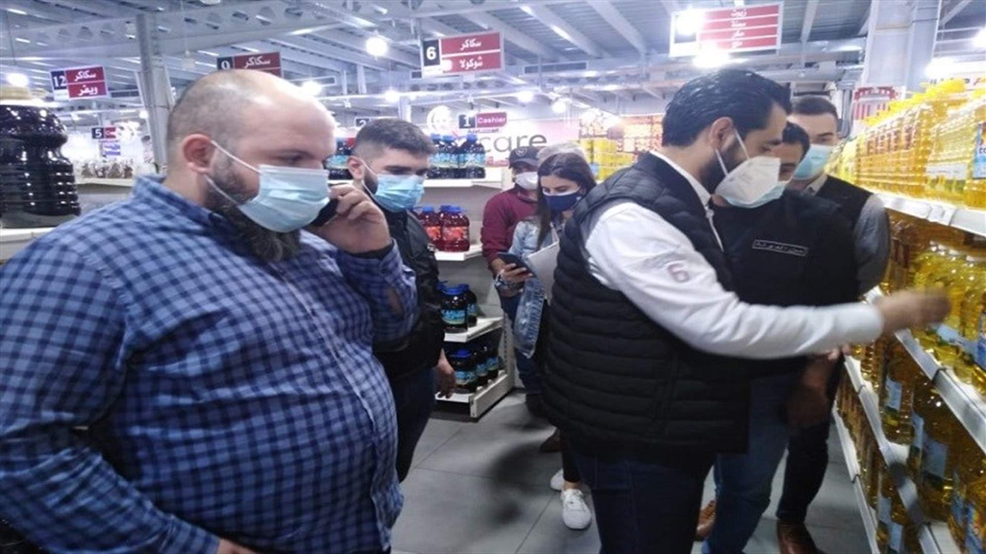 جولة تفقدية للمدير العام للاقتصاد على عدد من تعاونيات صور (صوَر)