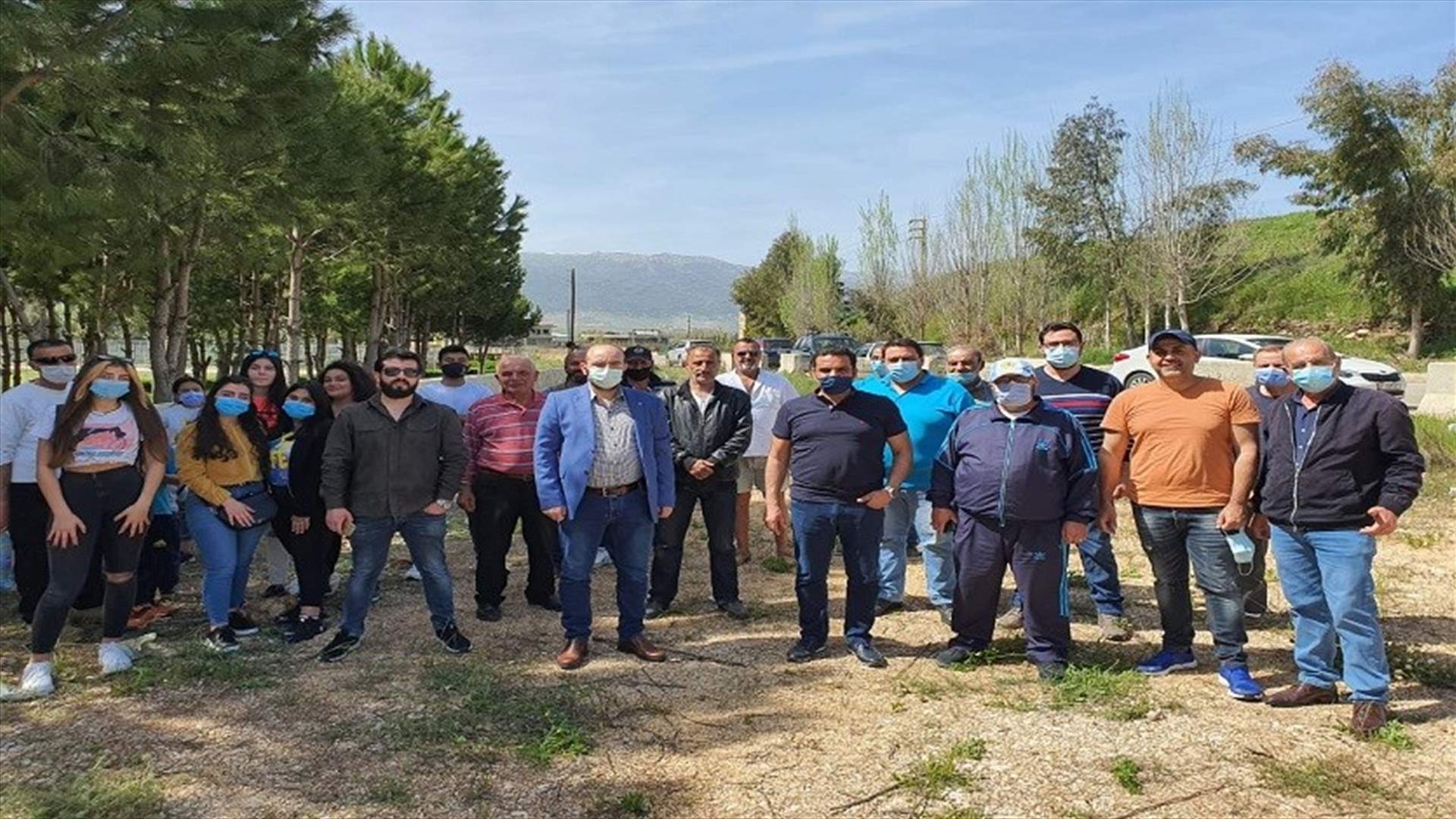 وقفة احتجاجية على جسر جب جنين اعتراضا على إهمال استكمال الجسر