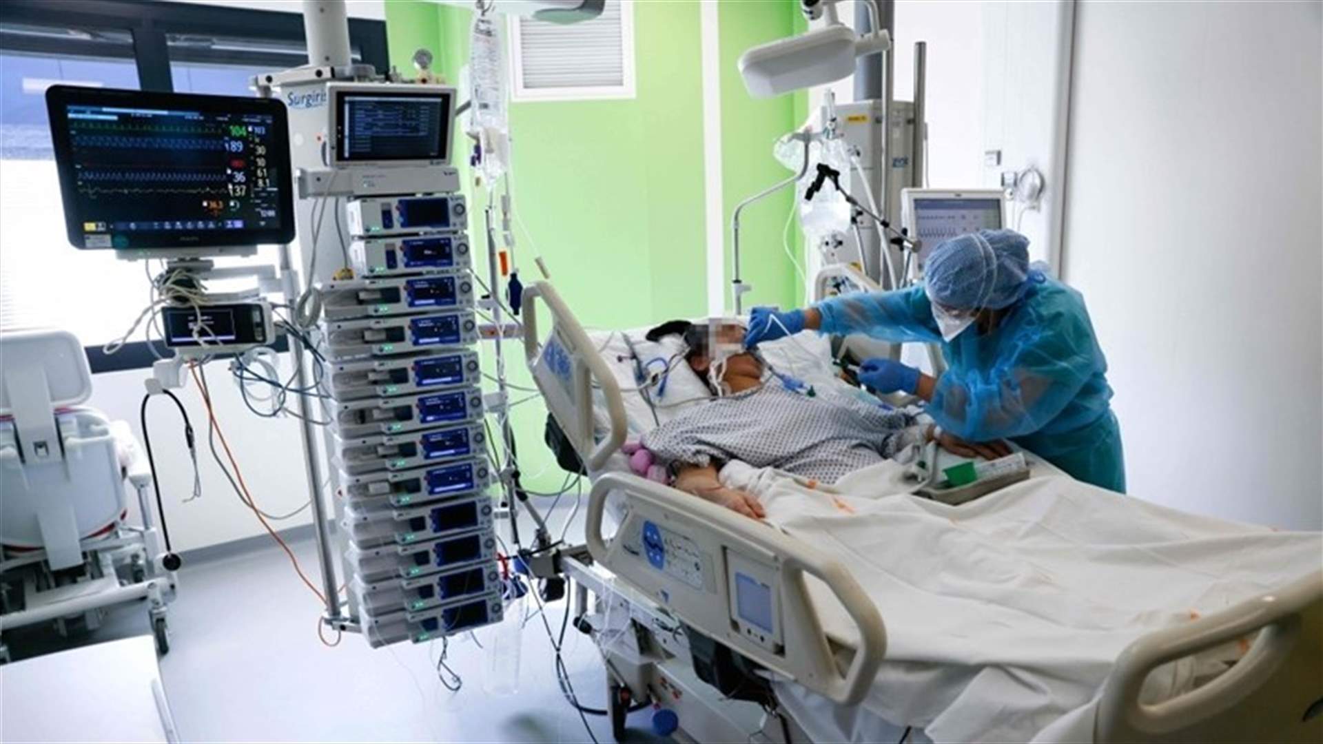 تراجع عدد مرضى كوفيد-19 بالمستشفيات في فرنسا
