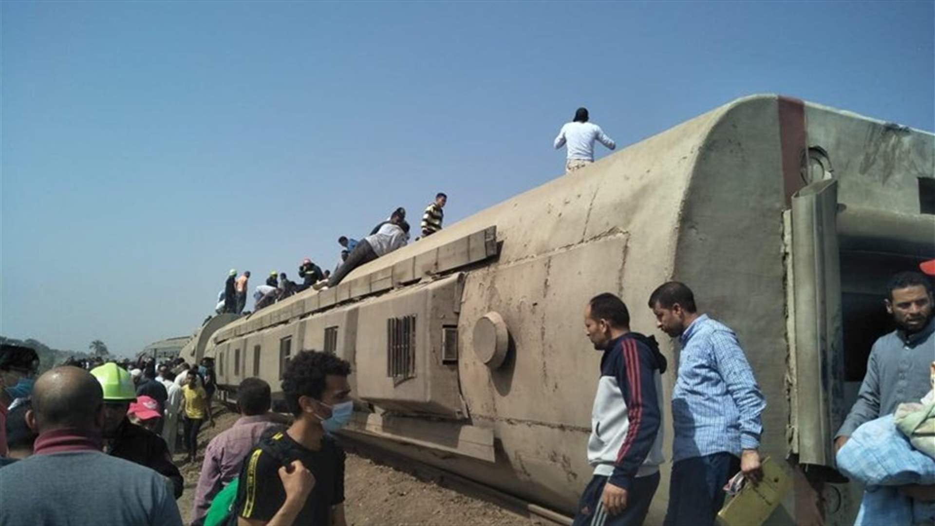11 قتيلا ونحو مئة جريح في حادث القطار في مصر