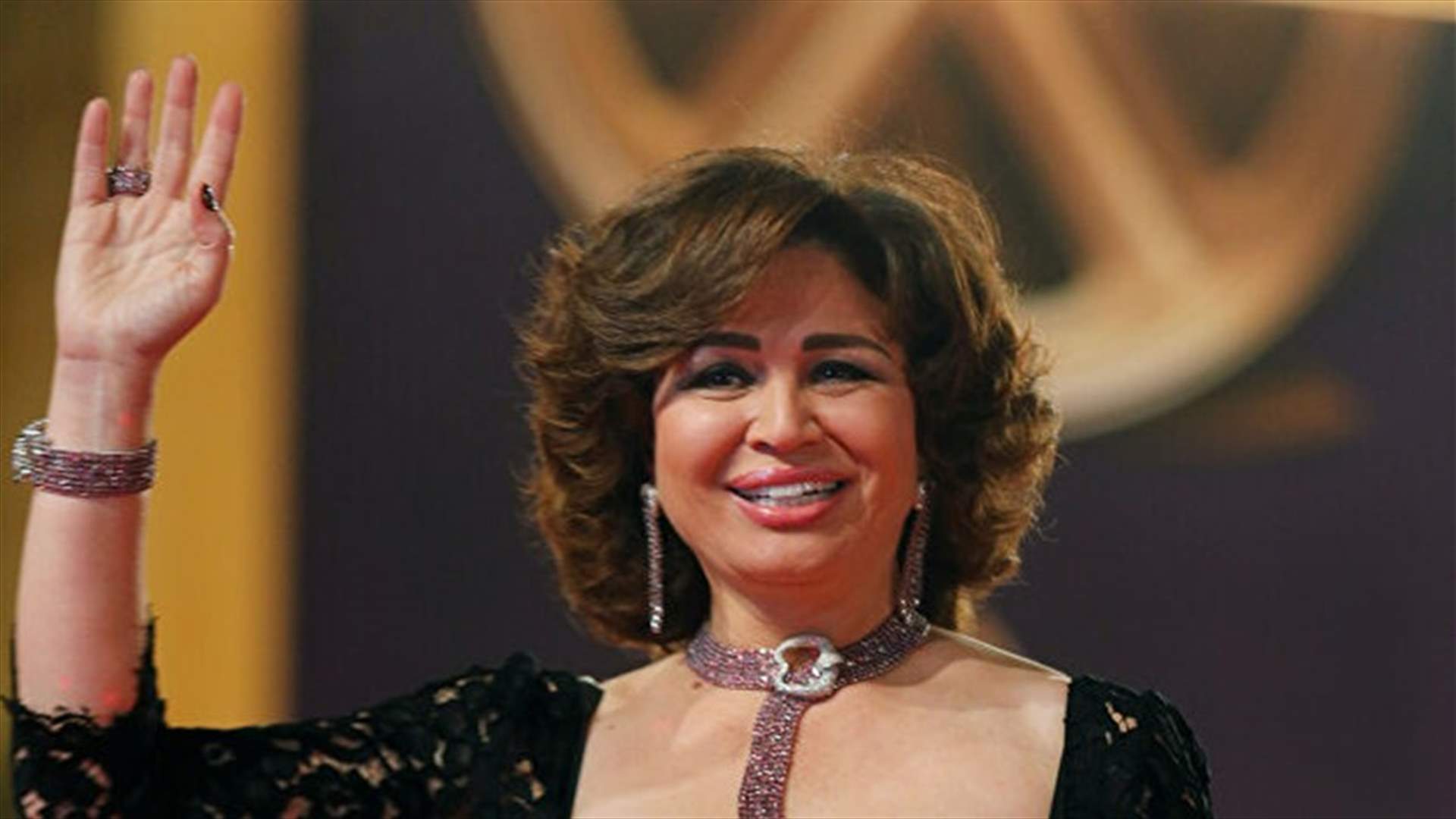 هل توافق الهام شاهين على الزواج من رجل متزوّج؟ ردّها مفاجأة!