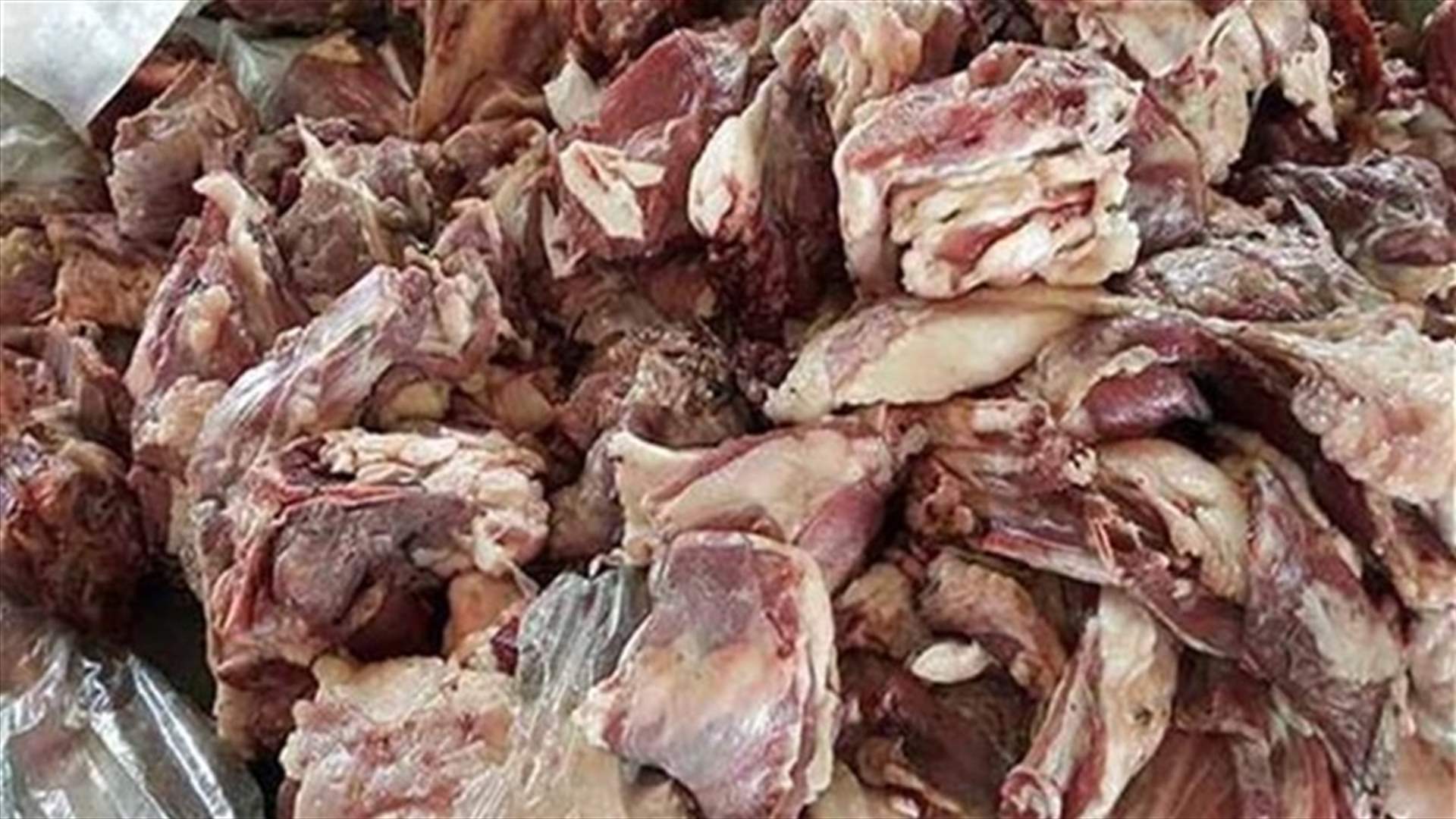 إقفال محل في المنية لبيعه لحوما مبردة فاسدة