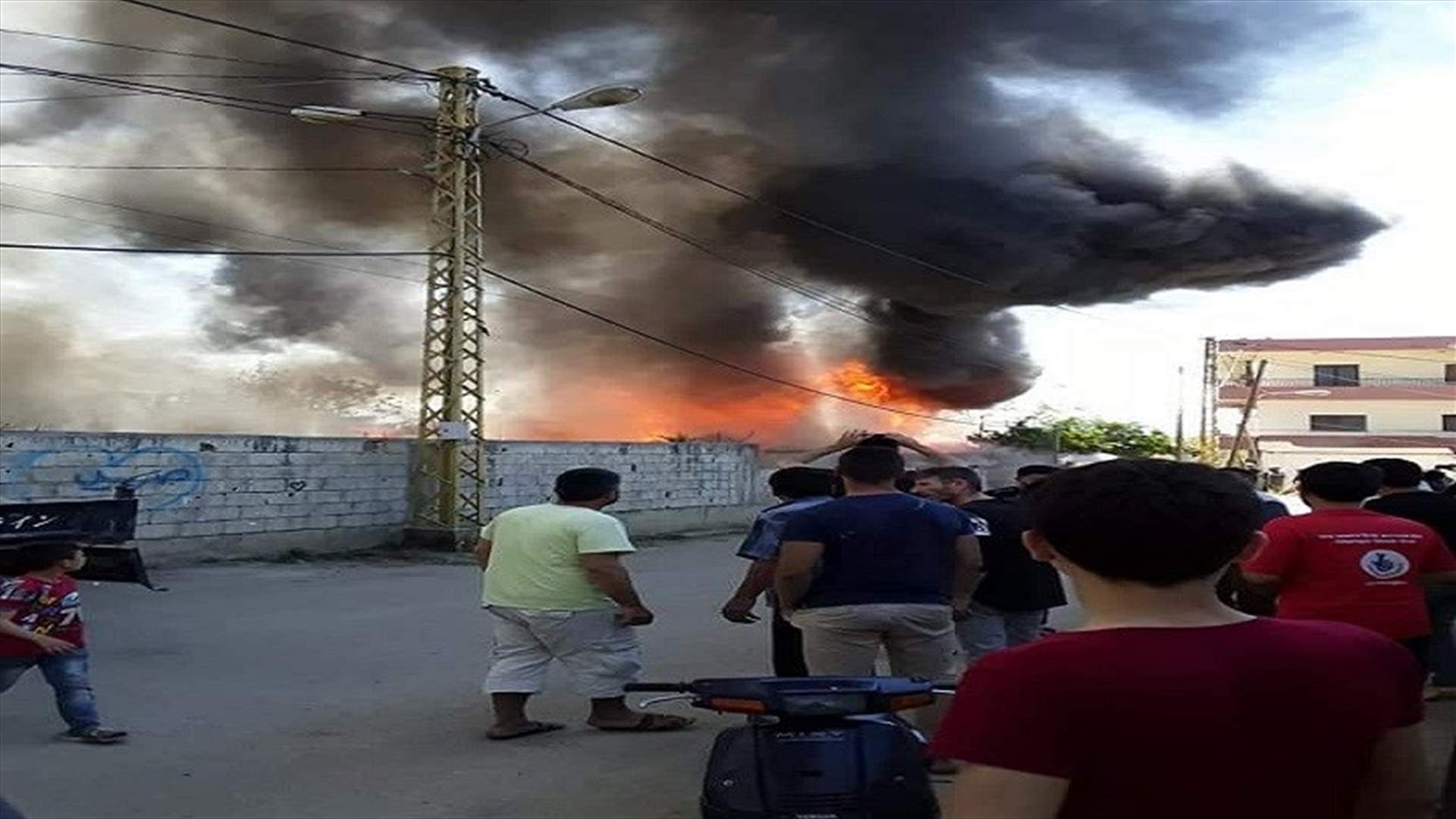 حريق في مخيم للنازحين السوريين في بحنين - المنية (صورة)