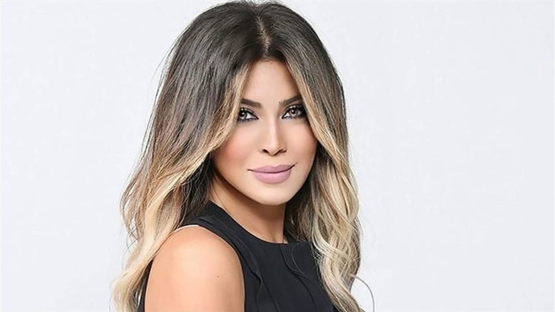 نوال الزغبي تردّ على من يتّهم اللبنانيين بـ "هوس السياسة": "ما مننلام"