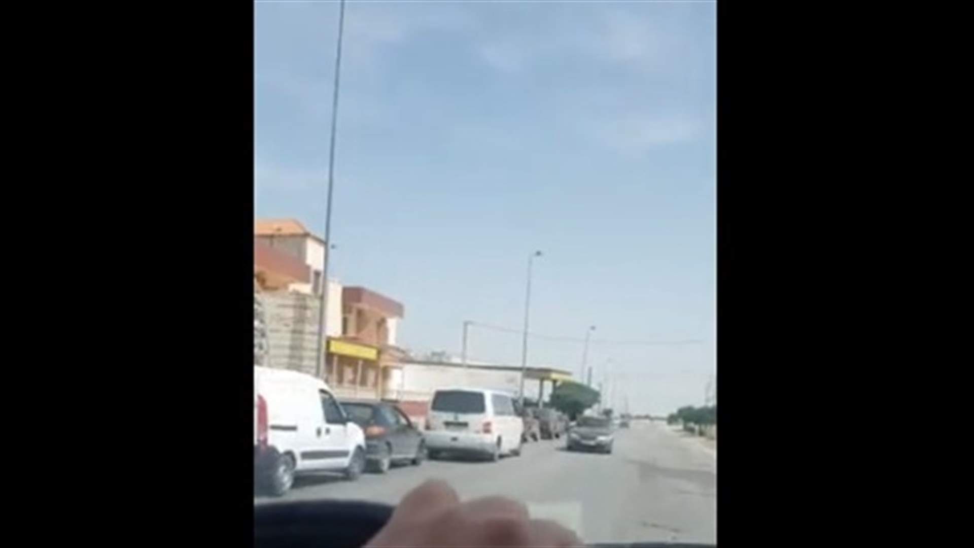 في البقاع الشمالي... طوابير السيارات امام محطات الوقود (فيديو)
