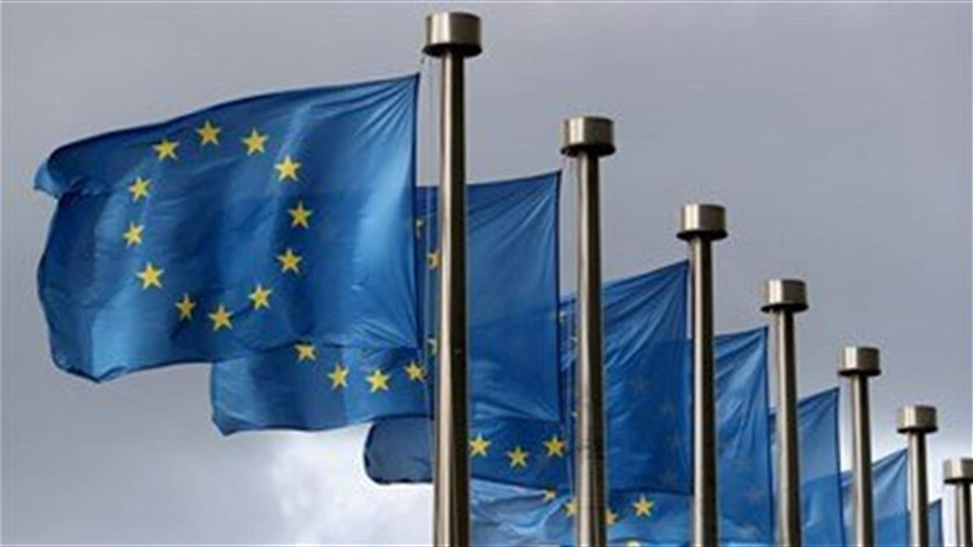 EU executive recommends letting in more foreign travelers