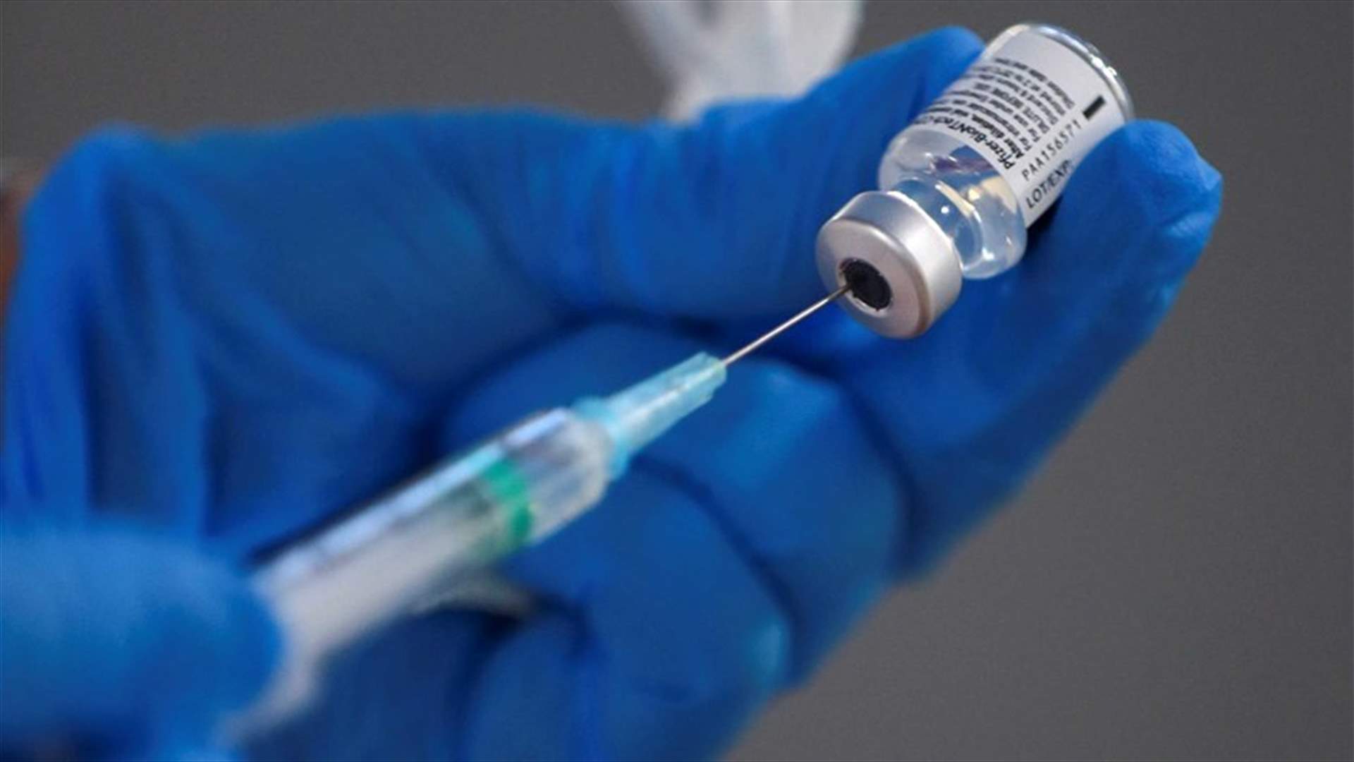 الكويت تمنع مواطنيها غير الحاصلين على لقاح من السفر للخارج