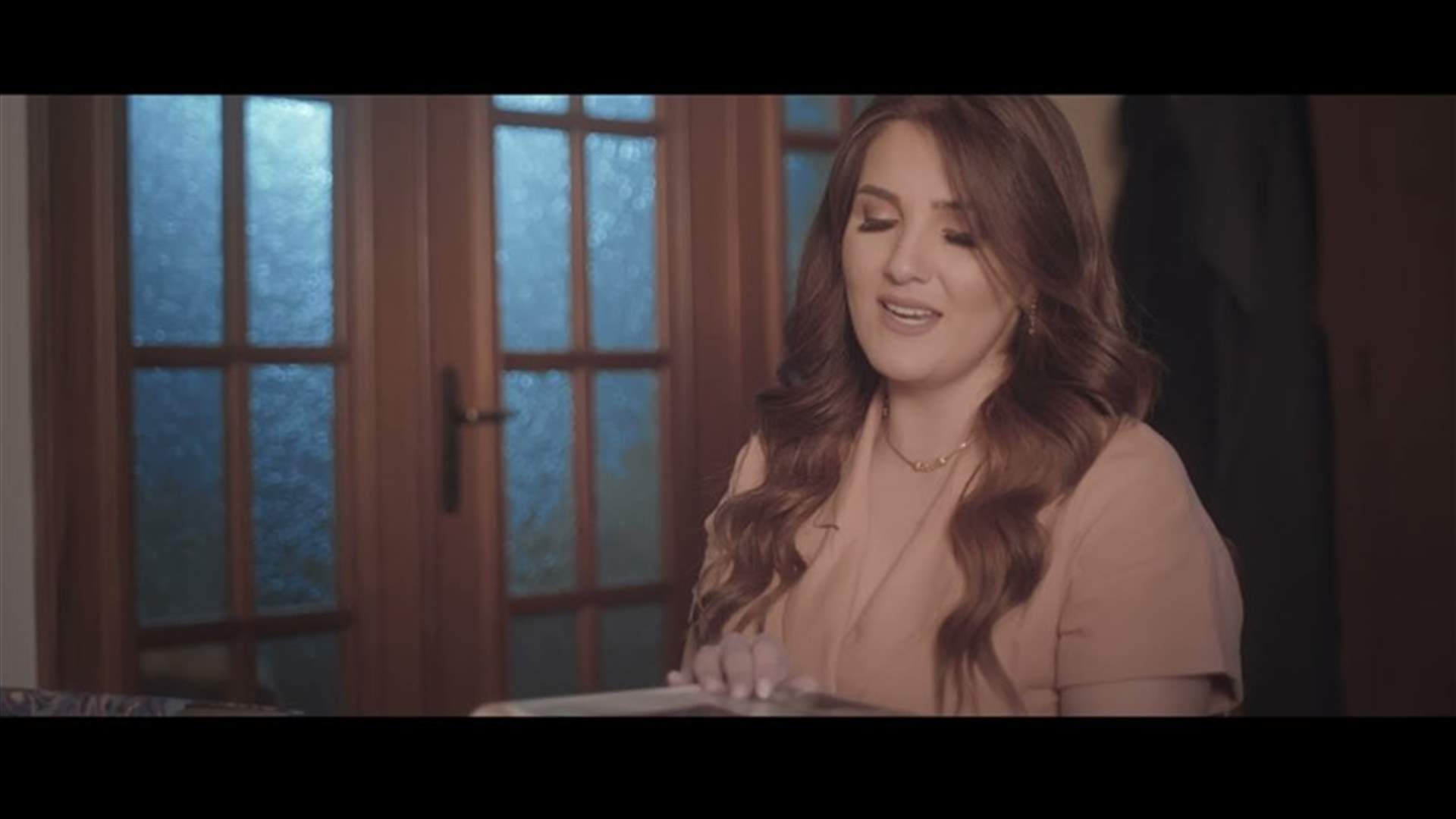 منال نعمة تطرح "حصة ورا حصة"... أغنية معبّرة تحاكي الواقع اللبناني الصّعب (فيديو)