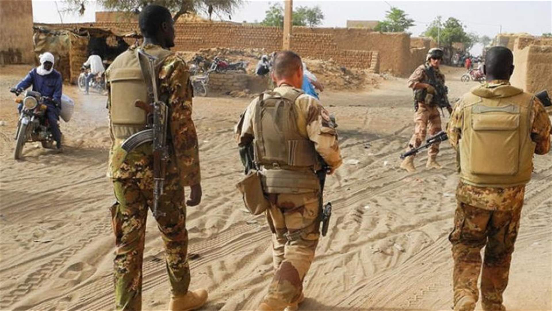 مقتل ثلاثة عسكريين بانفجار عبوة ناسفة في وسط مالي
