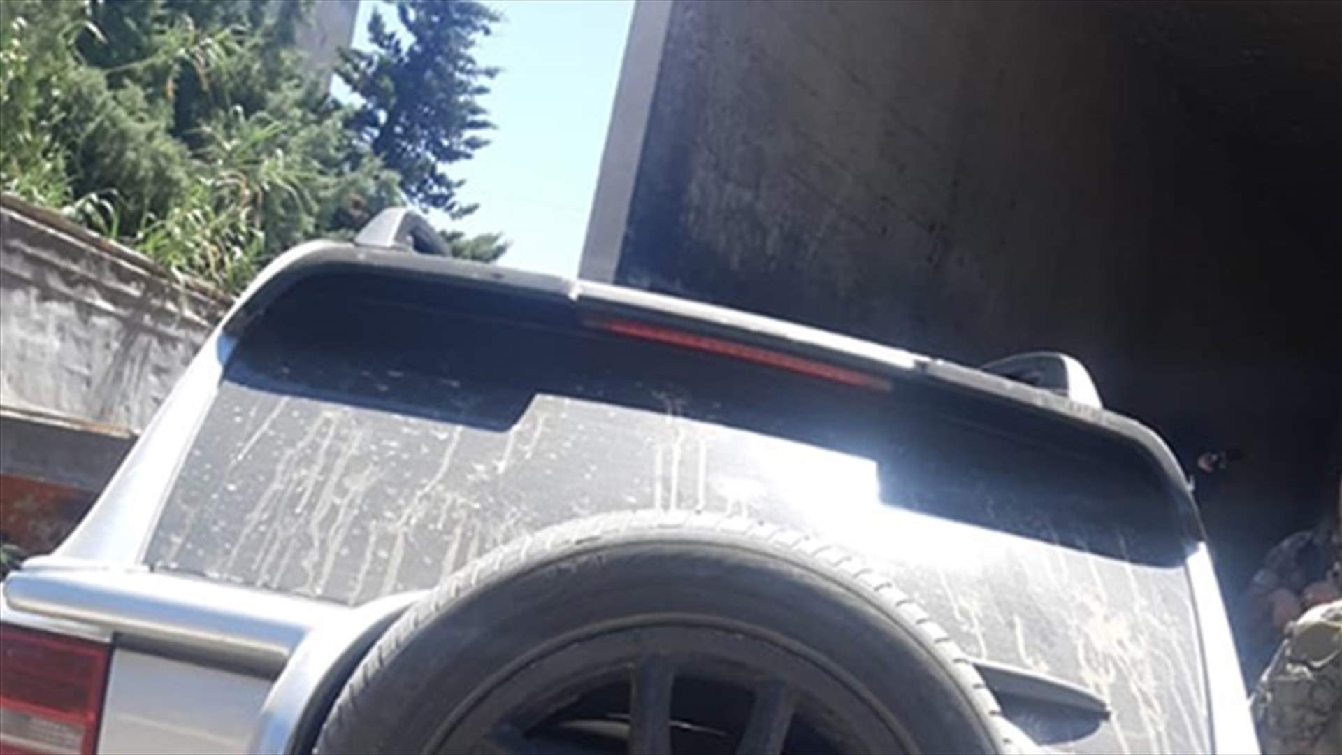 الجيش دهم مزرعة ومنزلاً في مجدلون - بعلبك...