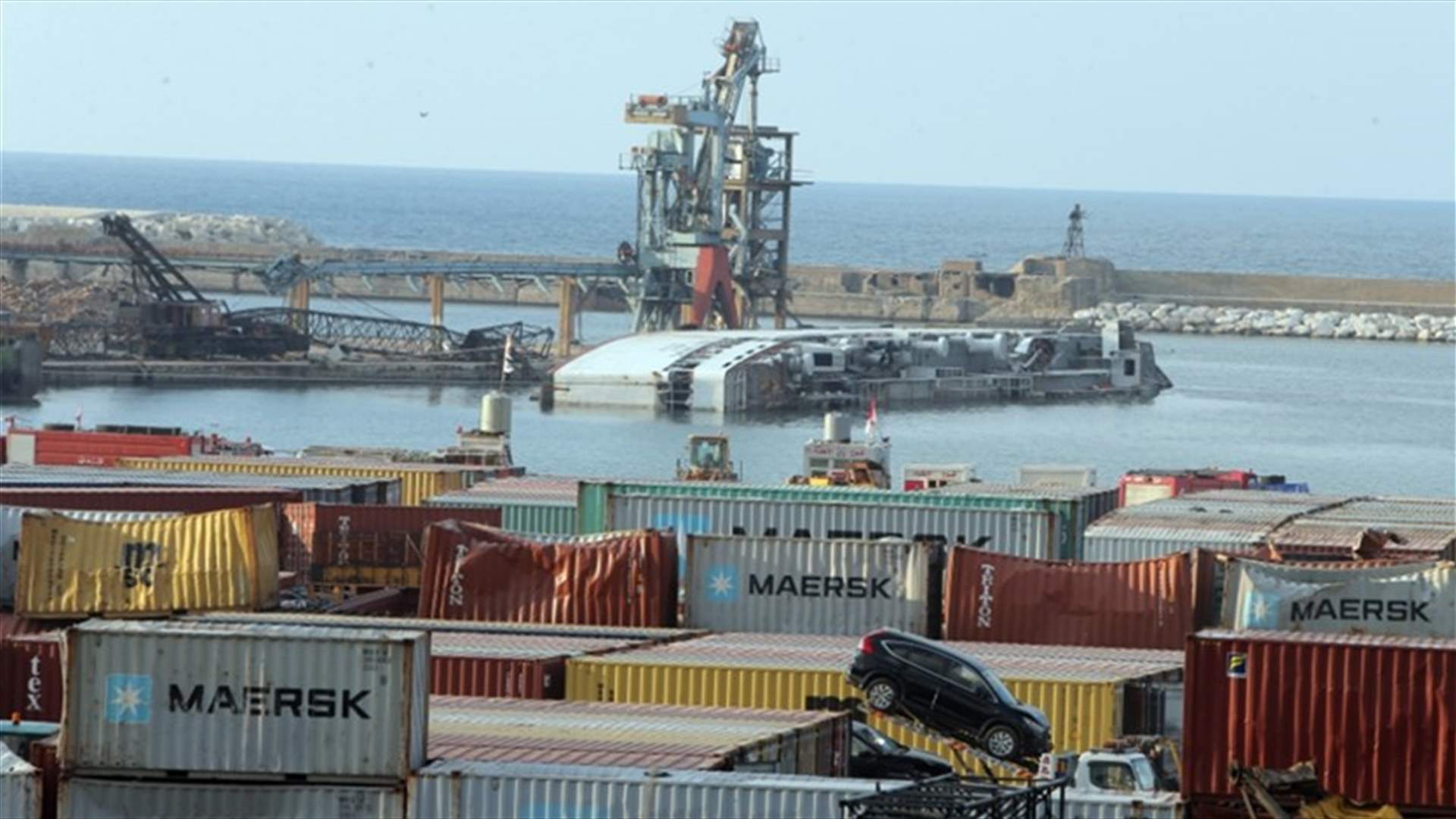 القاضي ابراهيم يُرهب أصحاب المستوعبات المتروكة في المرفأ ويتغاضى عن محاسبة المسؤولين (الأخبار)
