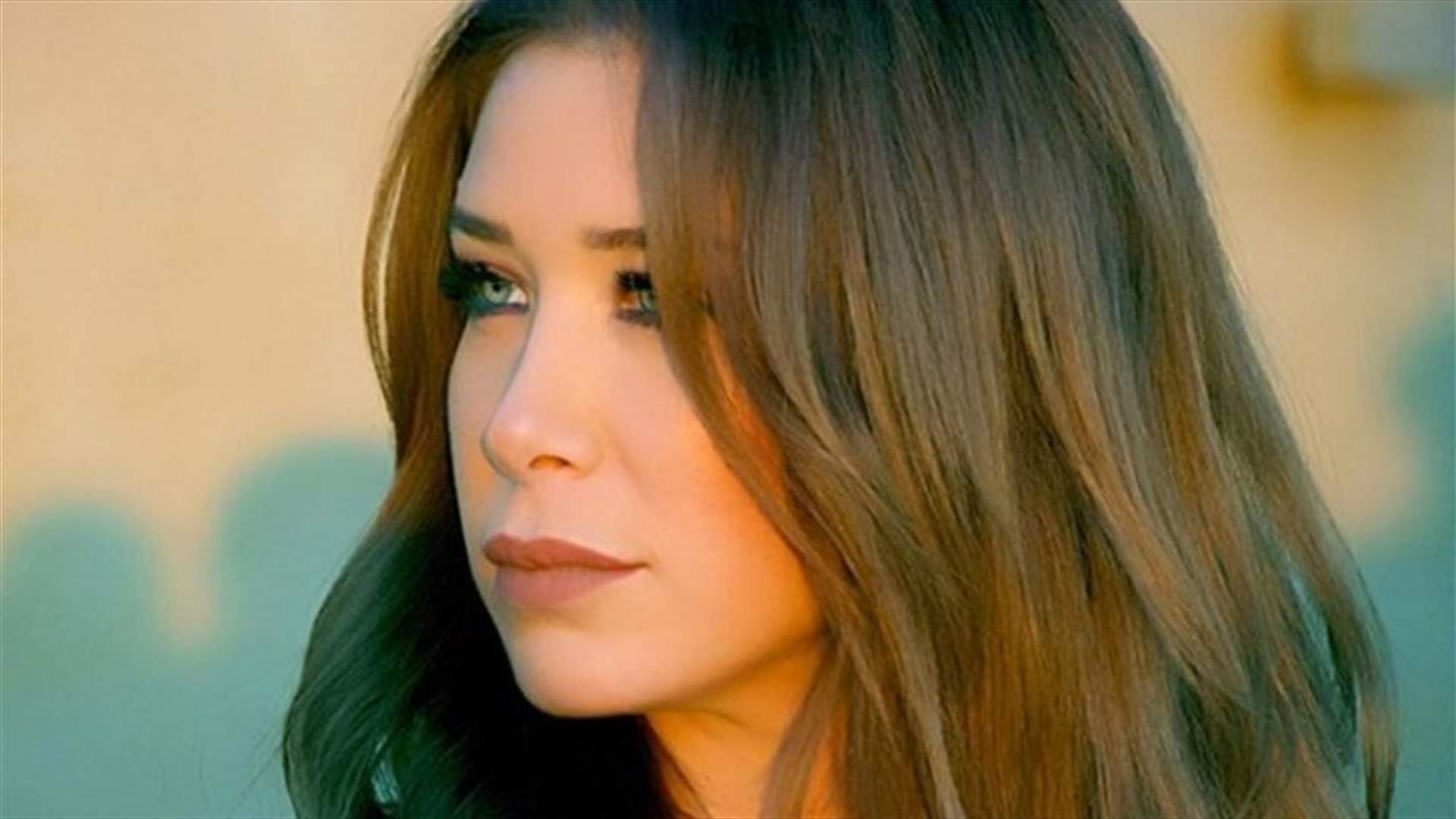زواج الفنانة سابين بعيداً عن الأضواء... والعريس عضو في المحكمة الدولية