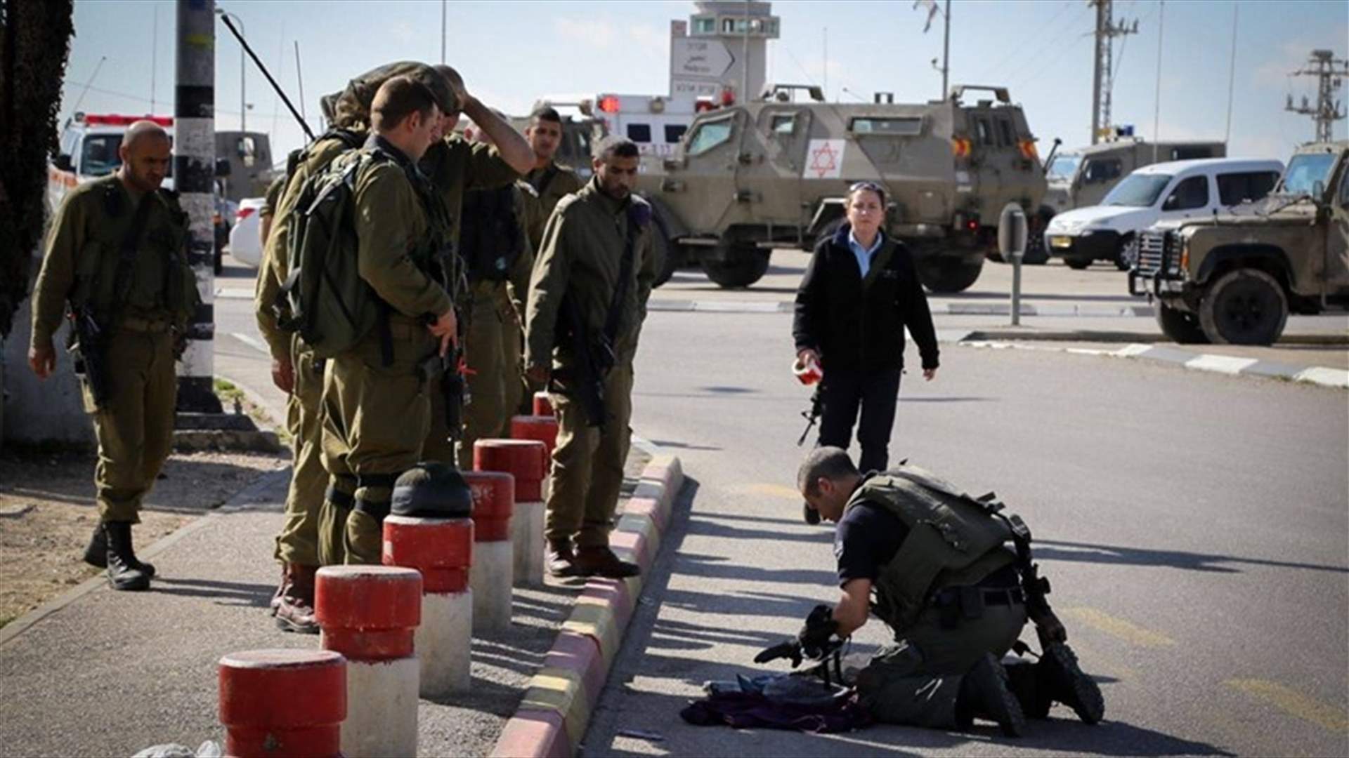 مقتل فلسطيني بعد "محاولة طعن" جنديين إسرائيليين