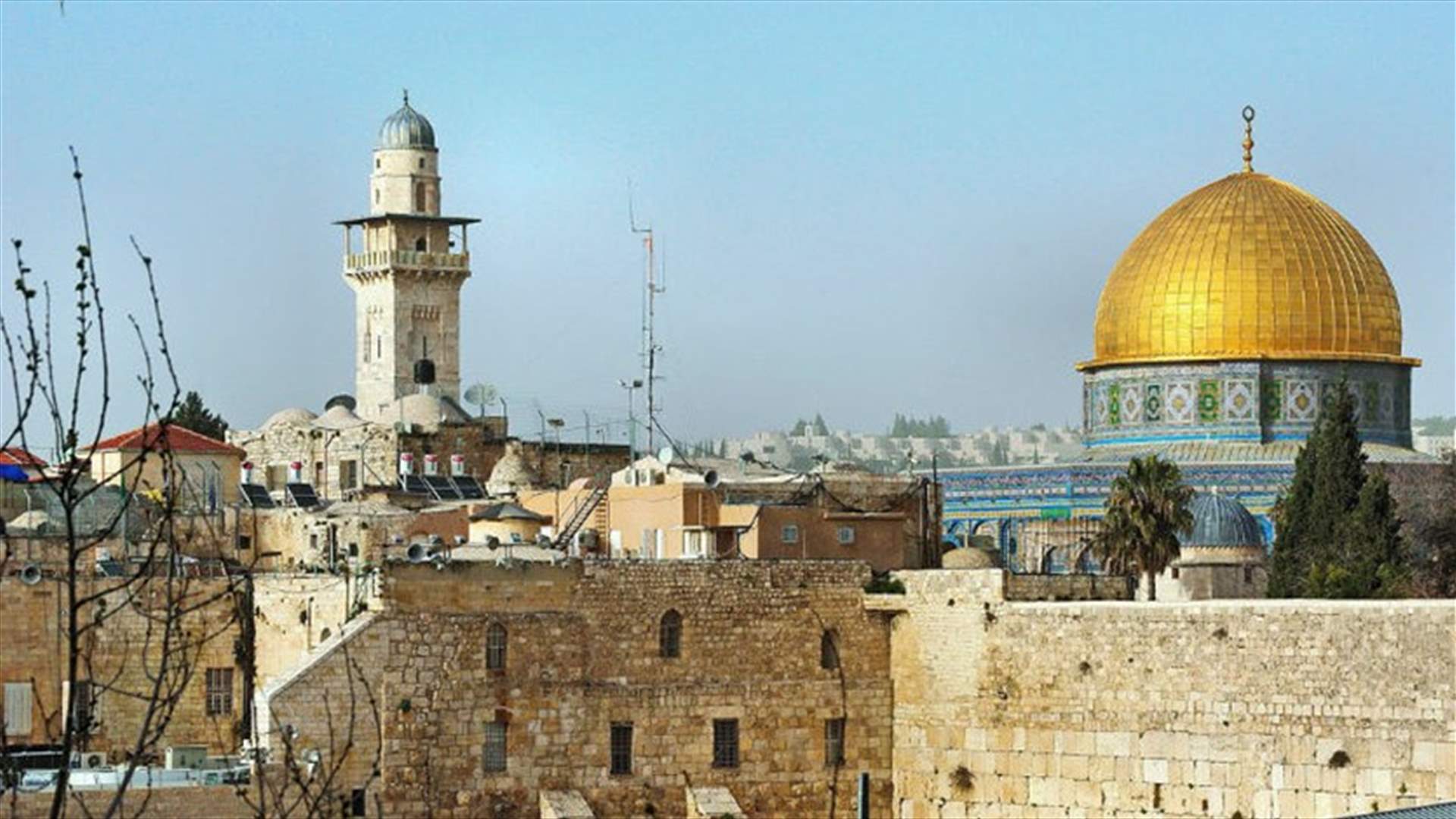 60 جريحا بانهيار مدرجات في كنيس قرب القدس