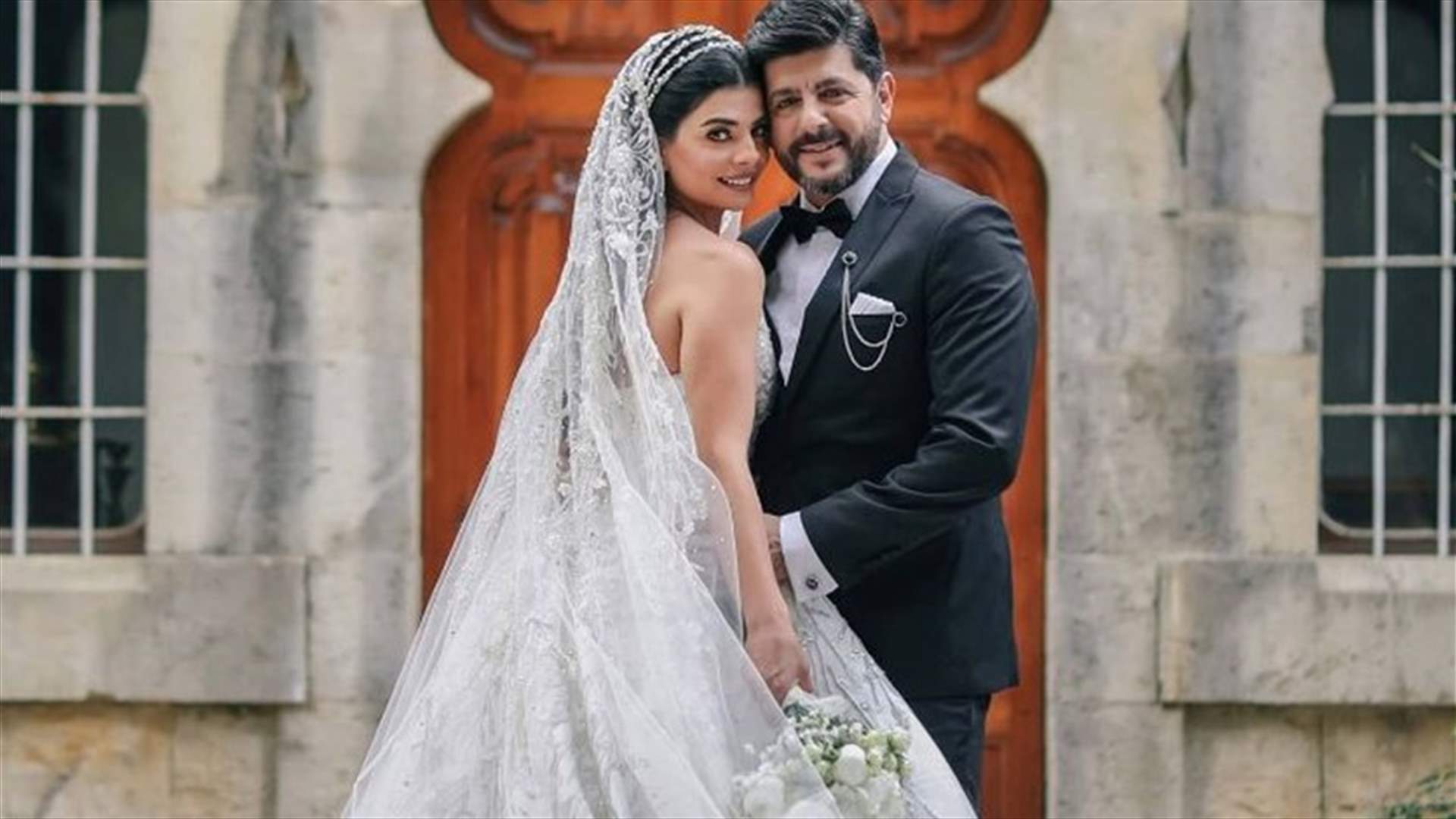 طوني عيسى تزوّجها بعد 8 سنوات من الحبّ... ما لا تعرفونه عن زوجته الحسناء (صور)