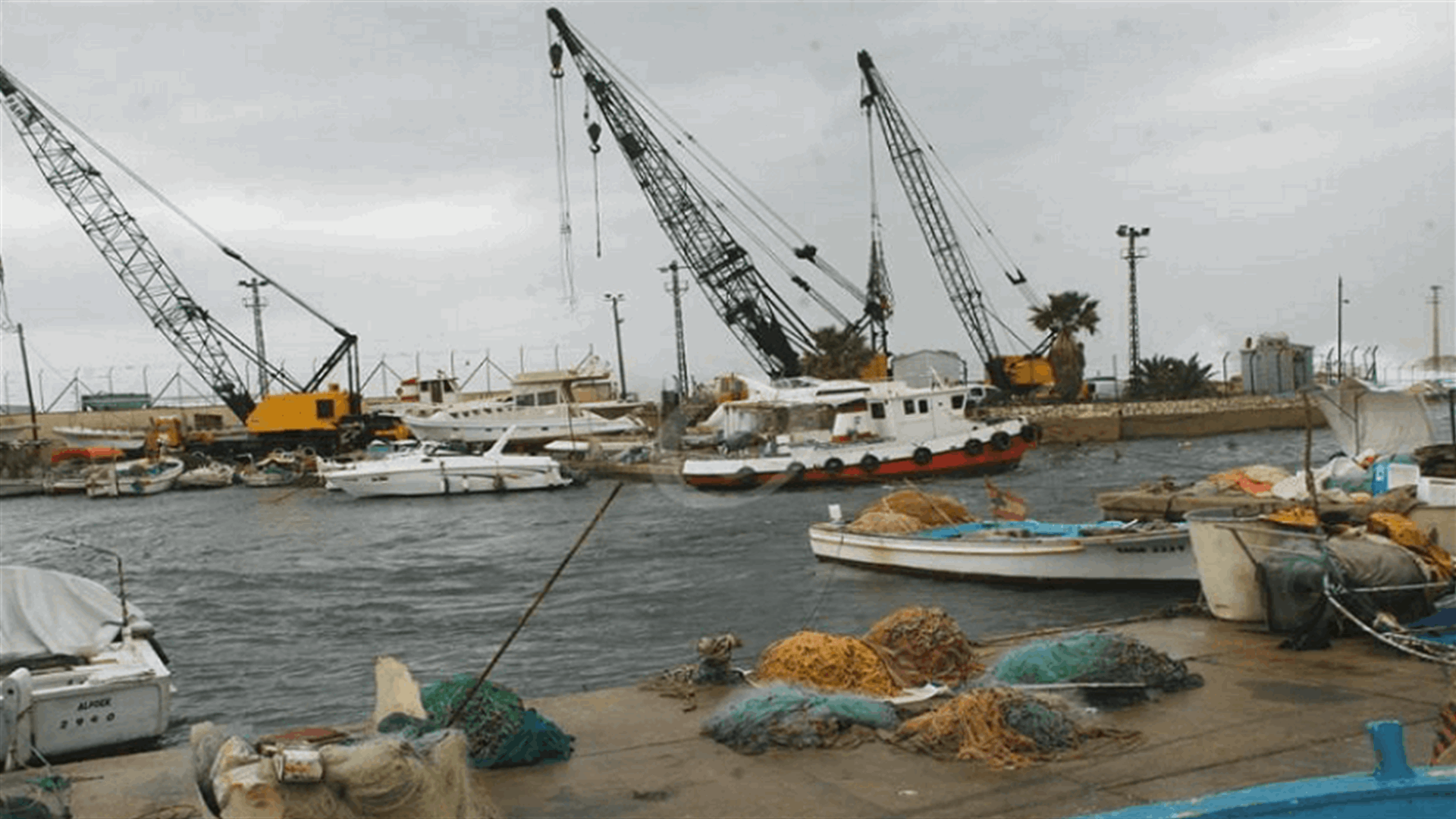 العثور على قذيفة هاون قديمة في حمولة خردة في مرفأ صيدا الجديد