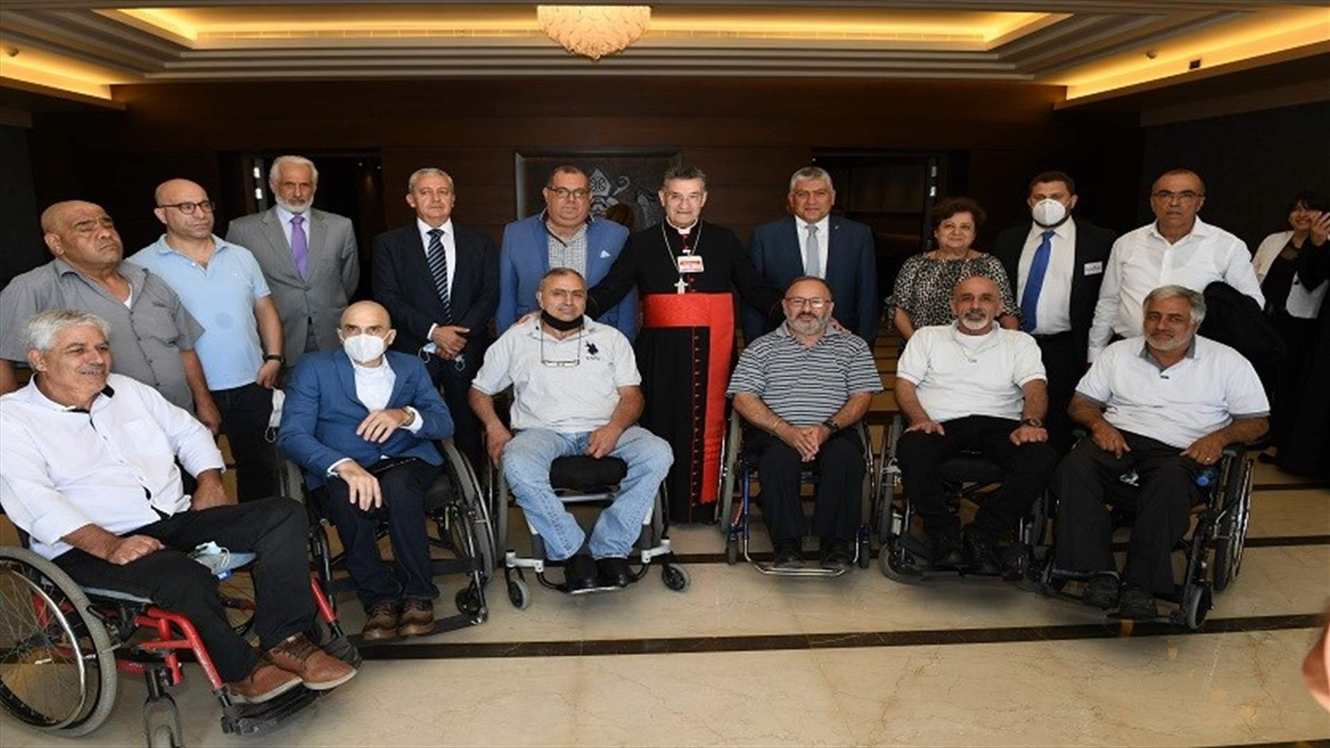 الراعي يجدد دعمه لمجموعات الحراك المدني: لبنان مريض يحتاج الى استعادة هويته الحقيقية بمساعدة هذا الجيل والحراك!
