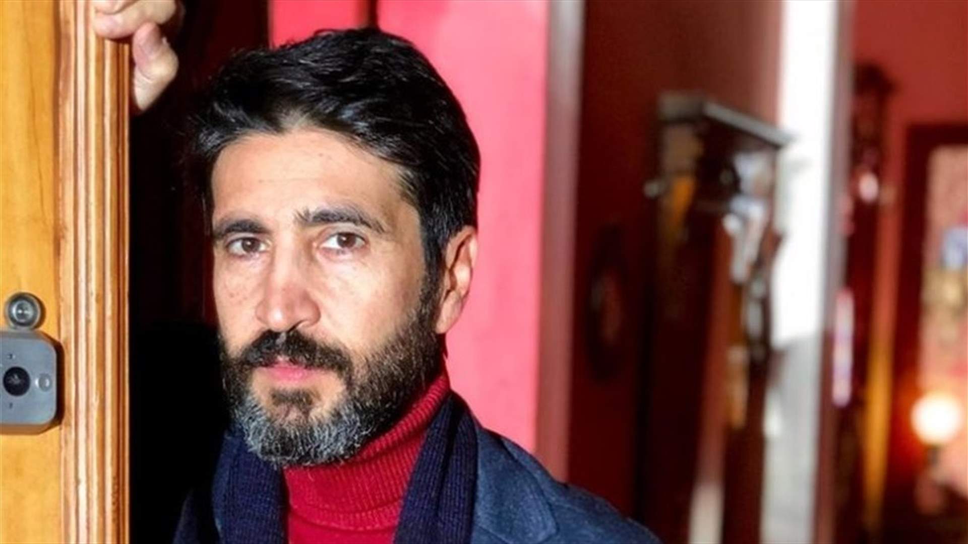 وسام صباغ يتأسّف على سيدة في الصيدلية: "قلبي مسكور"