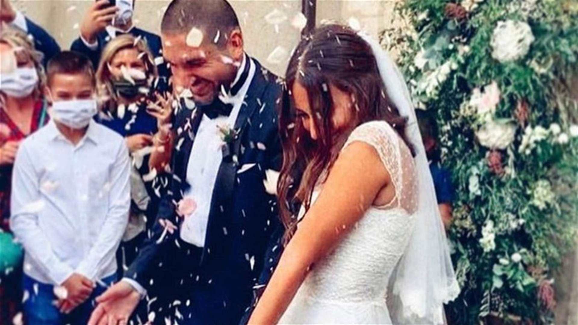 هبة طوجي تكشف حملها بمولودها الأول من ابراهيم معلوف على غلاف مجلة Paris Match (صور)