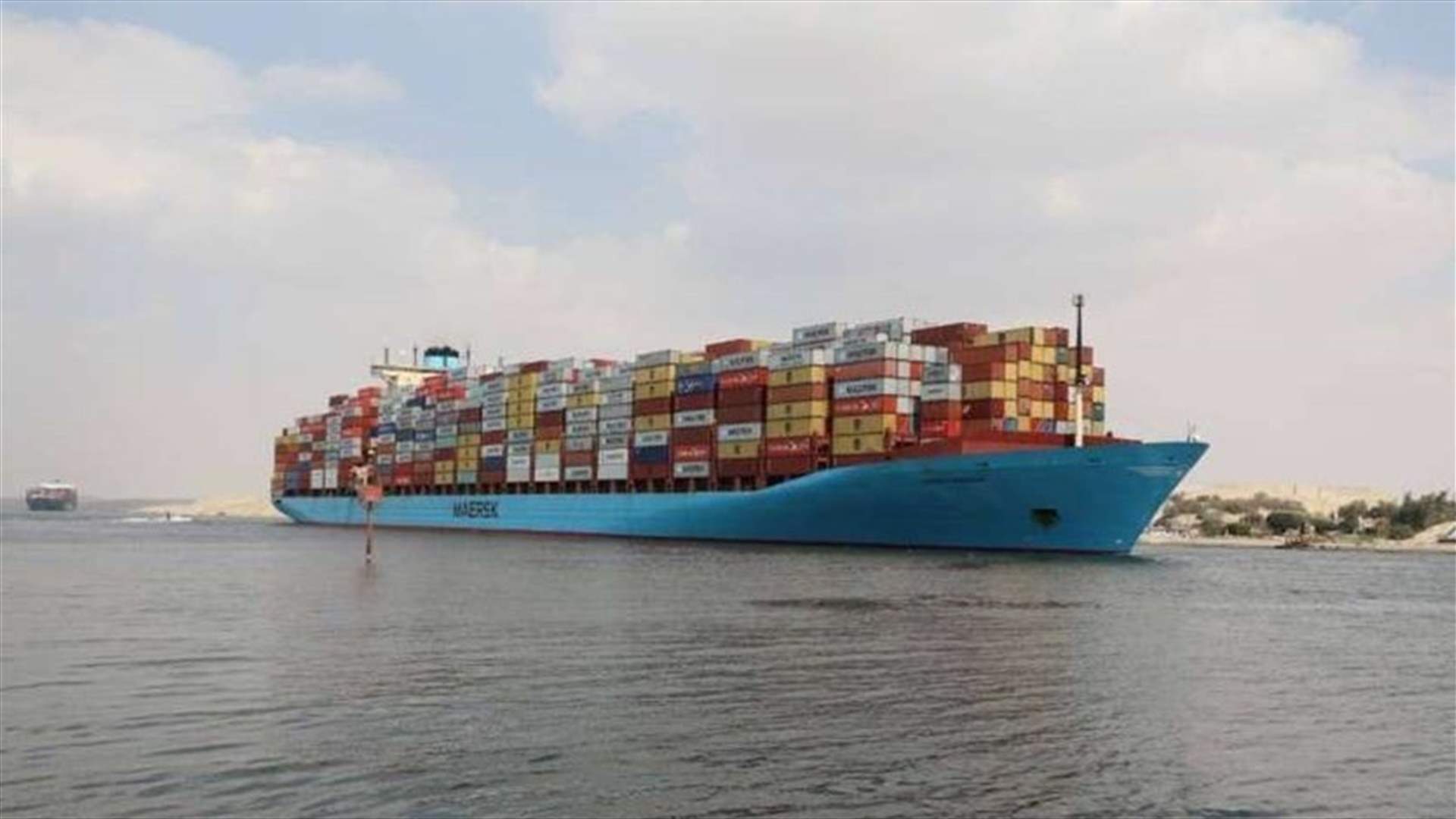 سفينة تتعرض لأعطال بمحركها في قناة السويس ... فهل تأثرت الملاحة؟