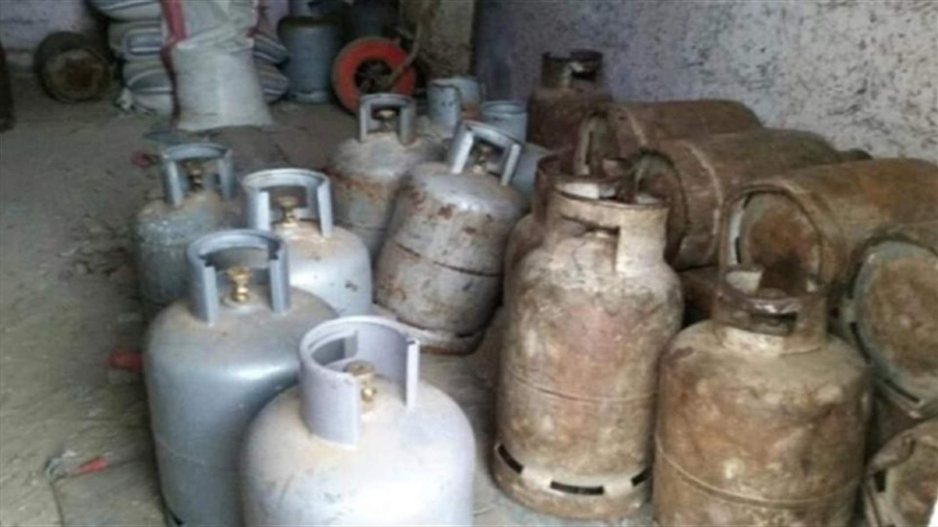 اصابة 3 مواطنين بجروح وحروق في انفجار في بيك اب ينقل مادة الغاز