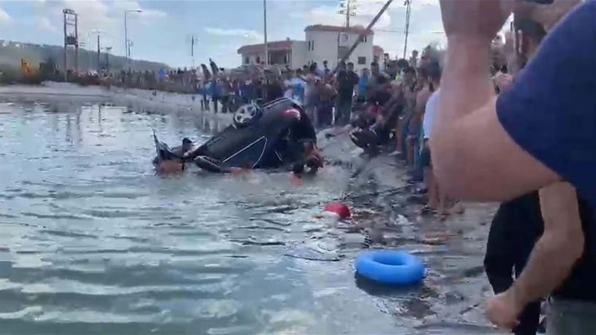 وفاة شخصين اثر سقوط سيارة في بركة المنصوري...