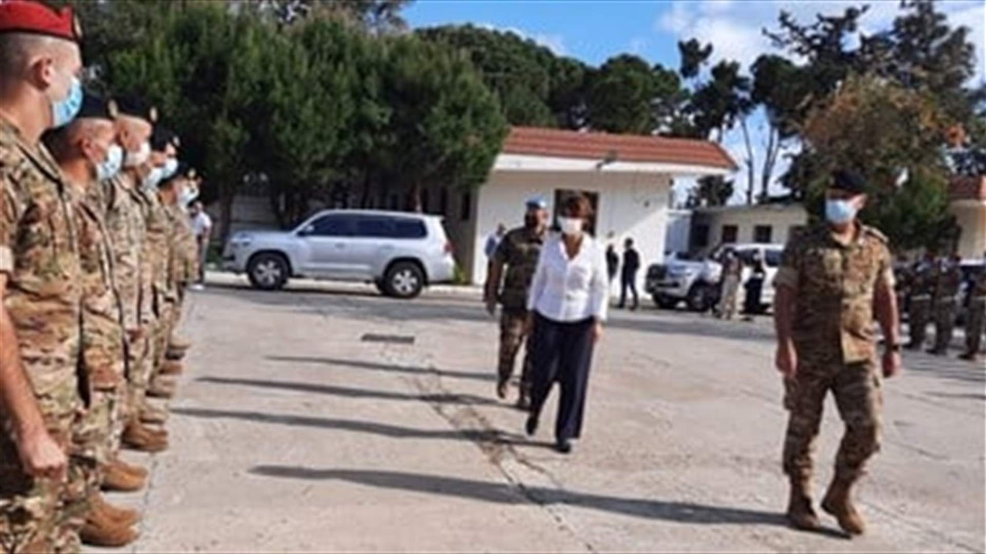 French ambassador visits Benoit Barakat Barracks in Tyre-[PHOTO]