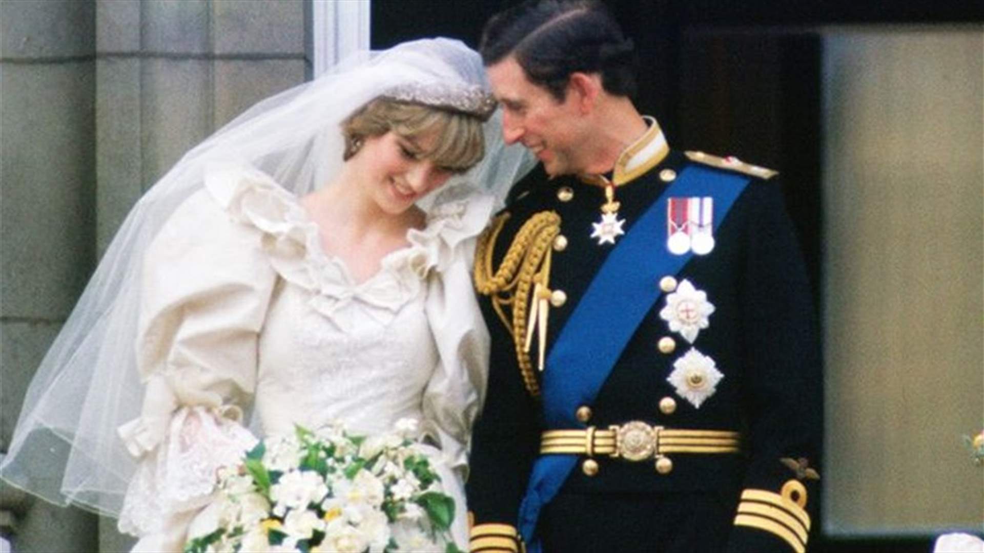عرض فستان زفاف الأميرة ديانا داخل منزلها السابق في لندن (فيديو)