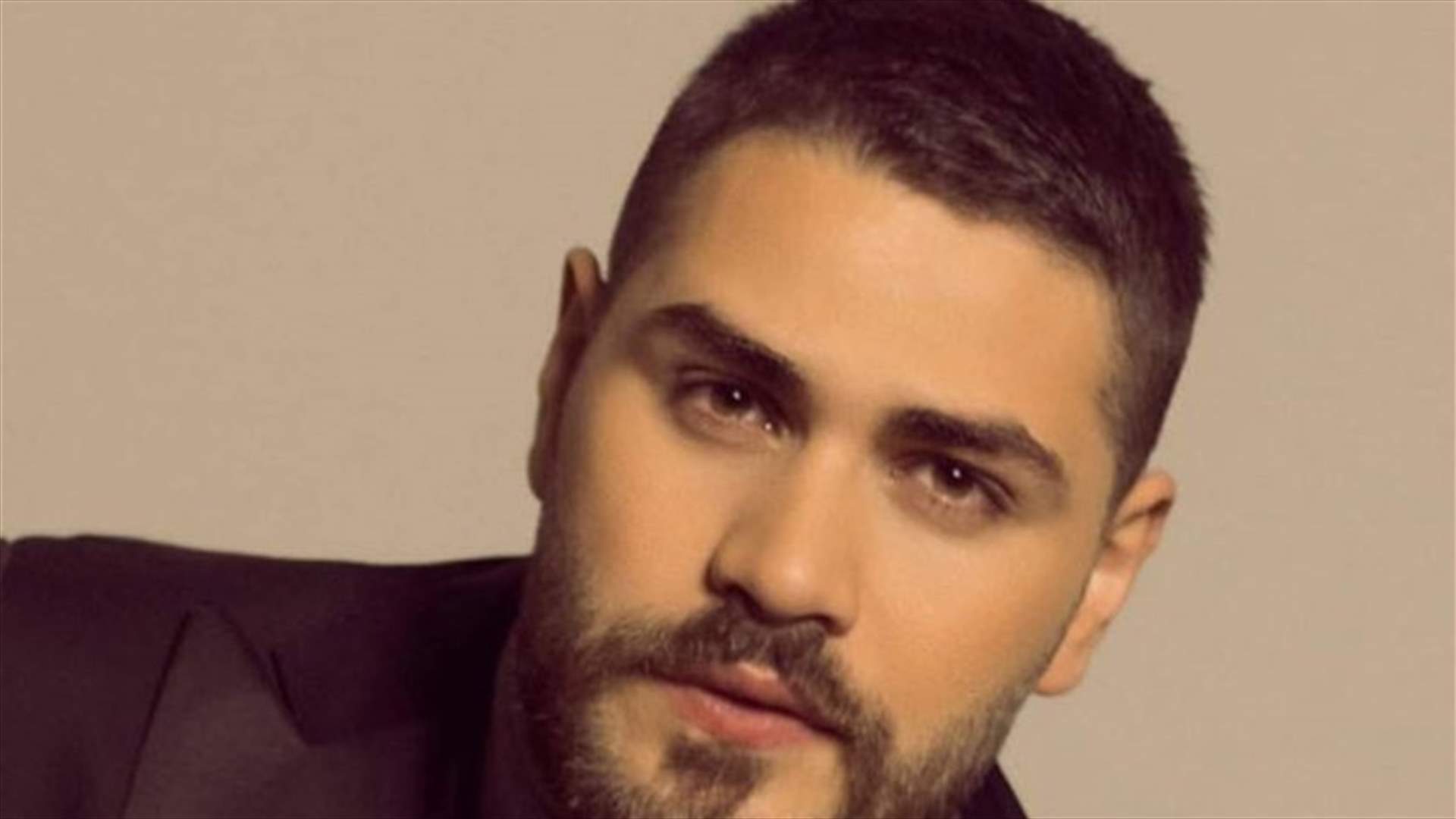 هل دخل محمد المجذوب القفص الذهبي؟ انتشار صورة مع العروس