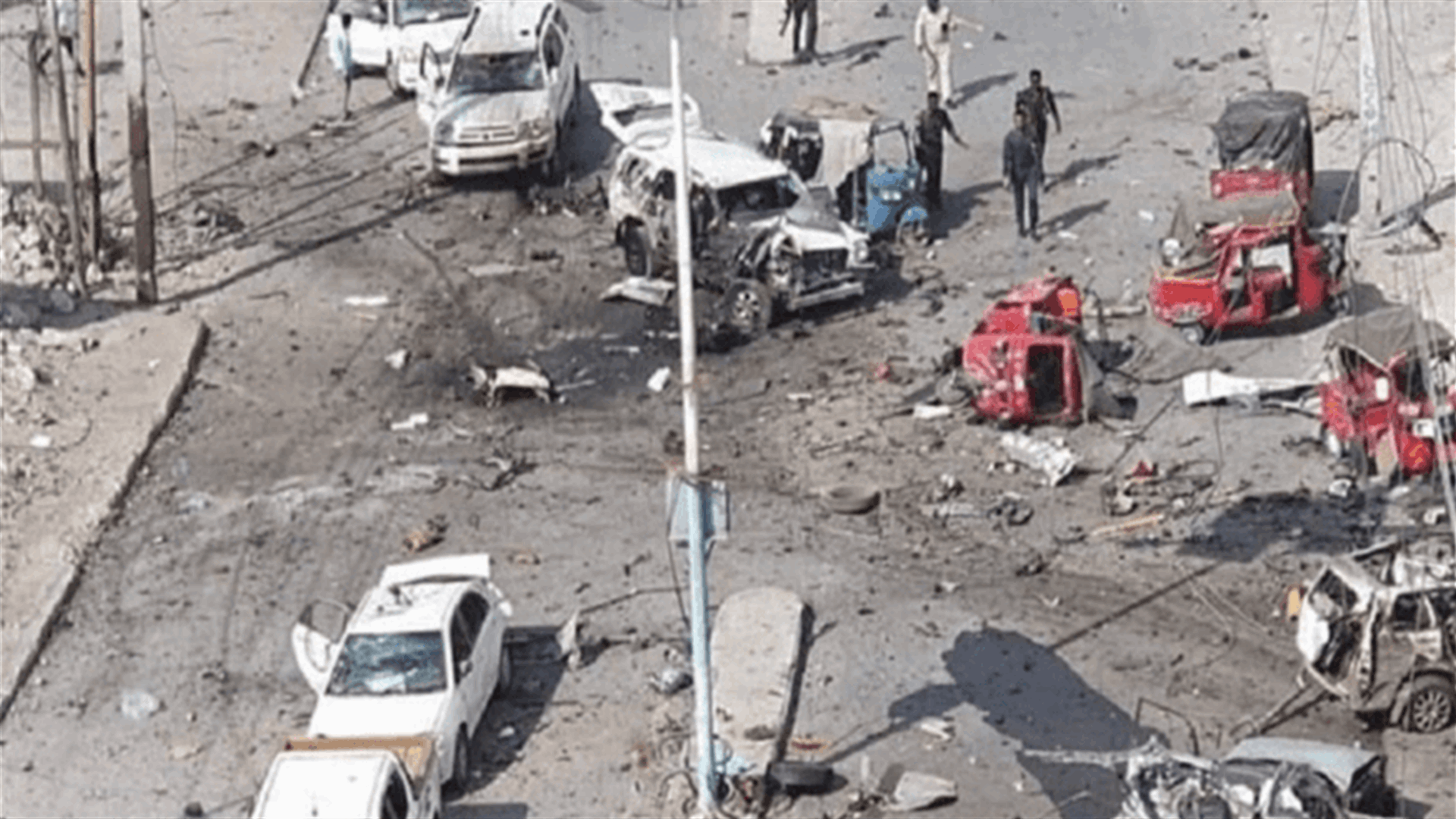 قتيلان و23 جريحا في هجوم انتحاري في مقديشو