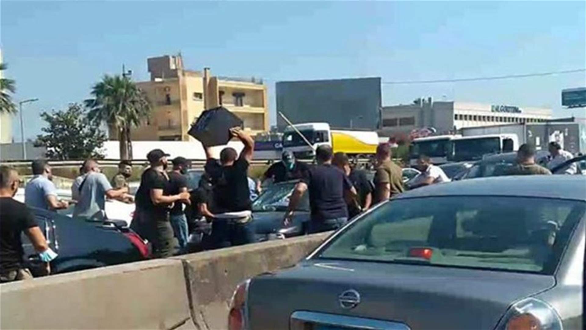 السفارة السورية تدفع تعويضات للمتضررين خلال الاشكالات يوم الاستحقاق الرئاسي