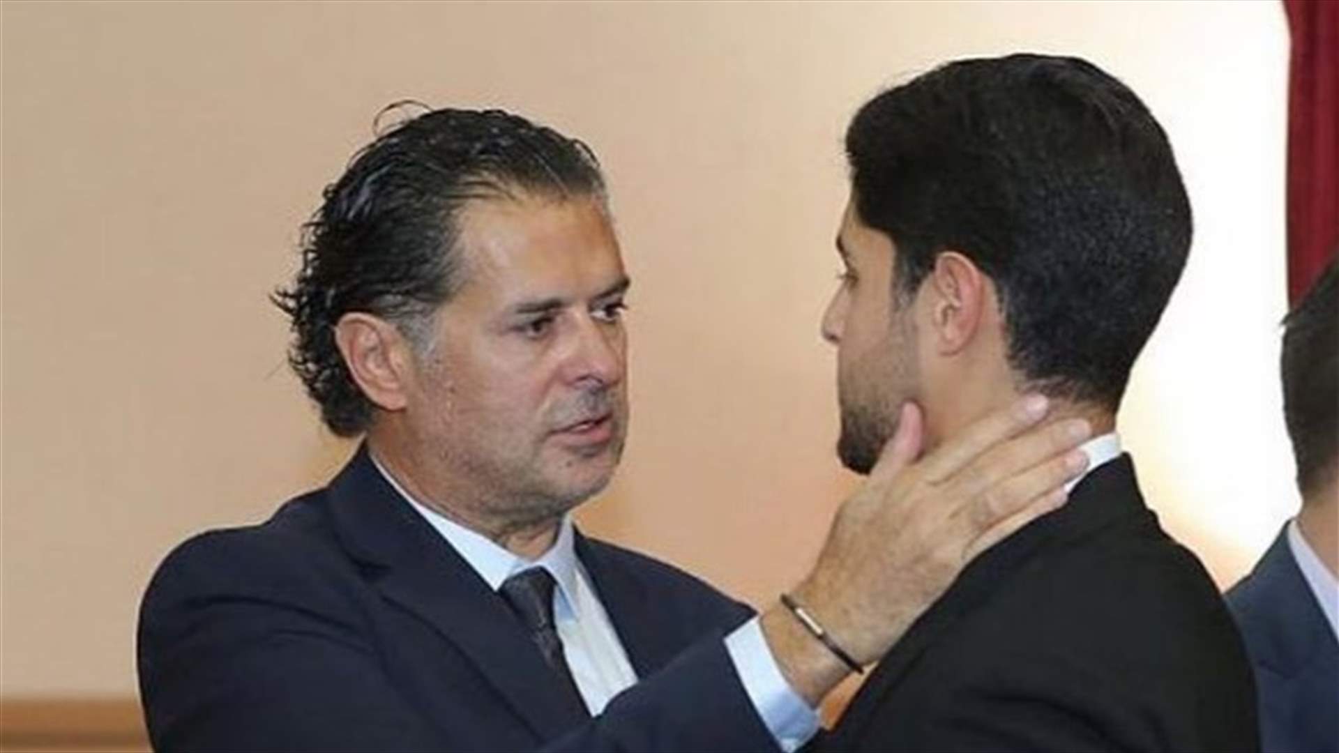 خالد نجل راغب علامة يغنّي بصوت جميل &quot;لو شباكك عشباكي&quot; (فيديو)