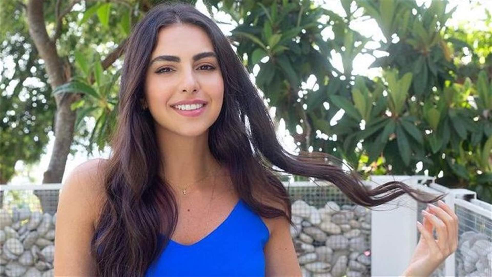 فاليري أبو شقرا بفستانٍ أنيق وملامح الحمل تظهر عليها