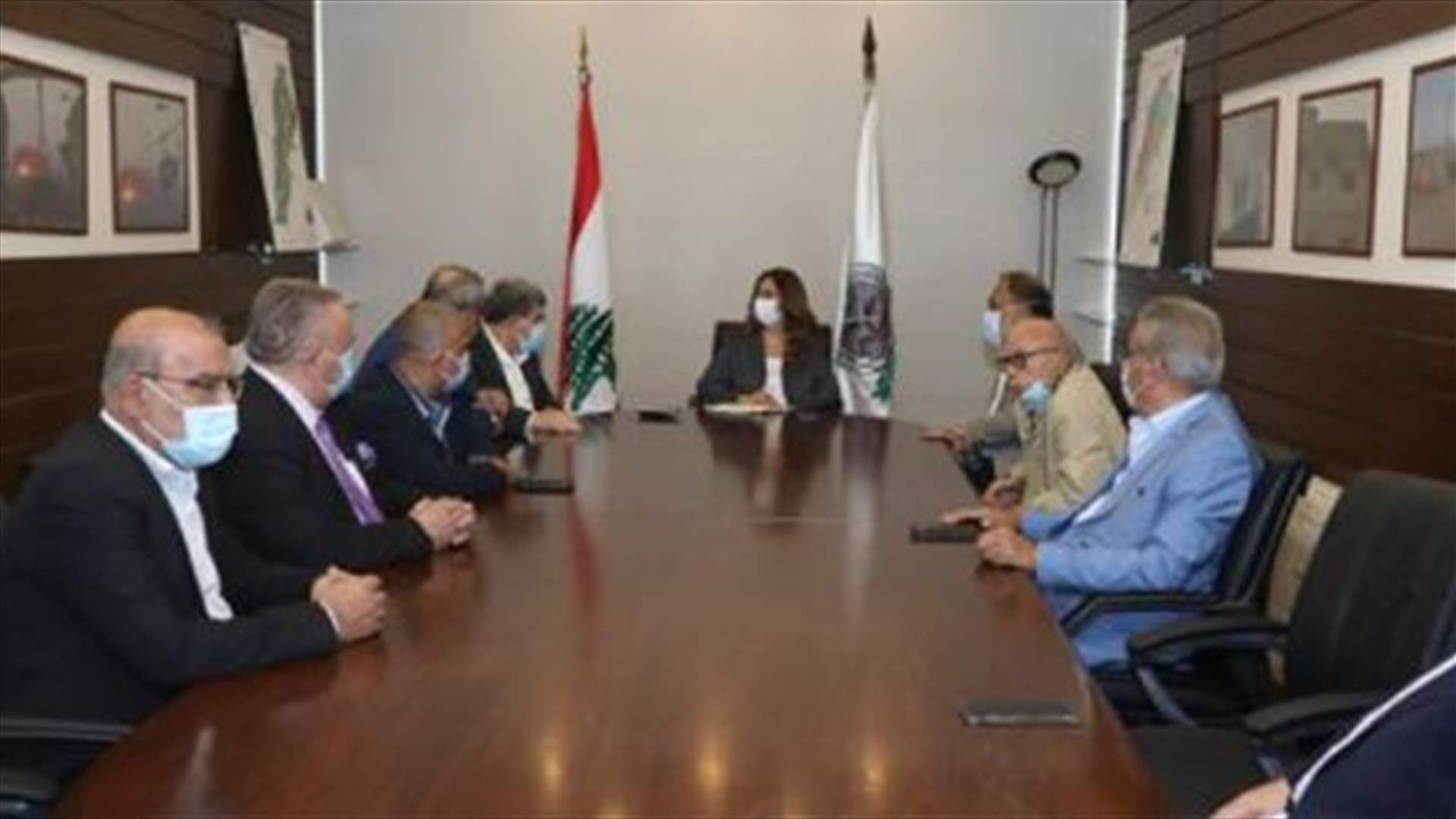 إجتماع طارىء في وزارة الدفاع الوطني للمعنیین في القطاع الصحي في لبنان