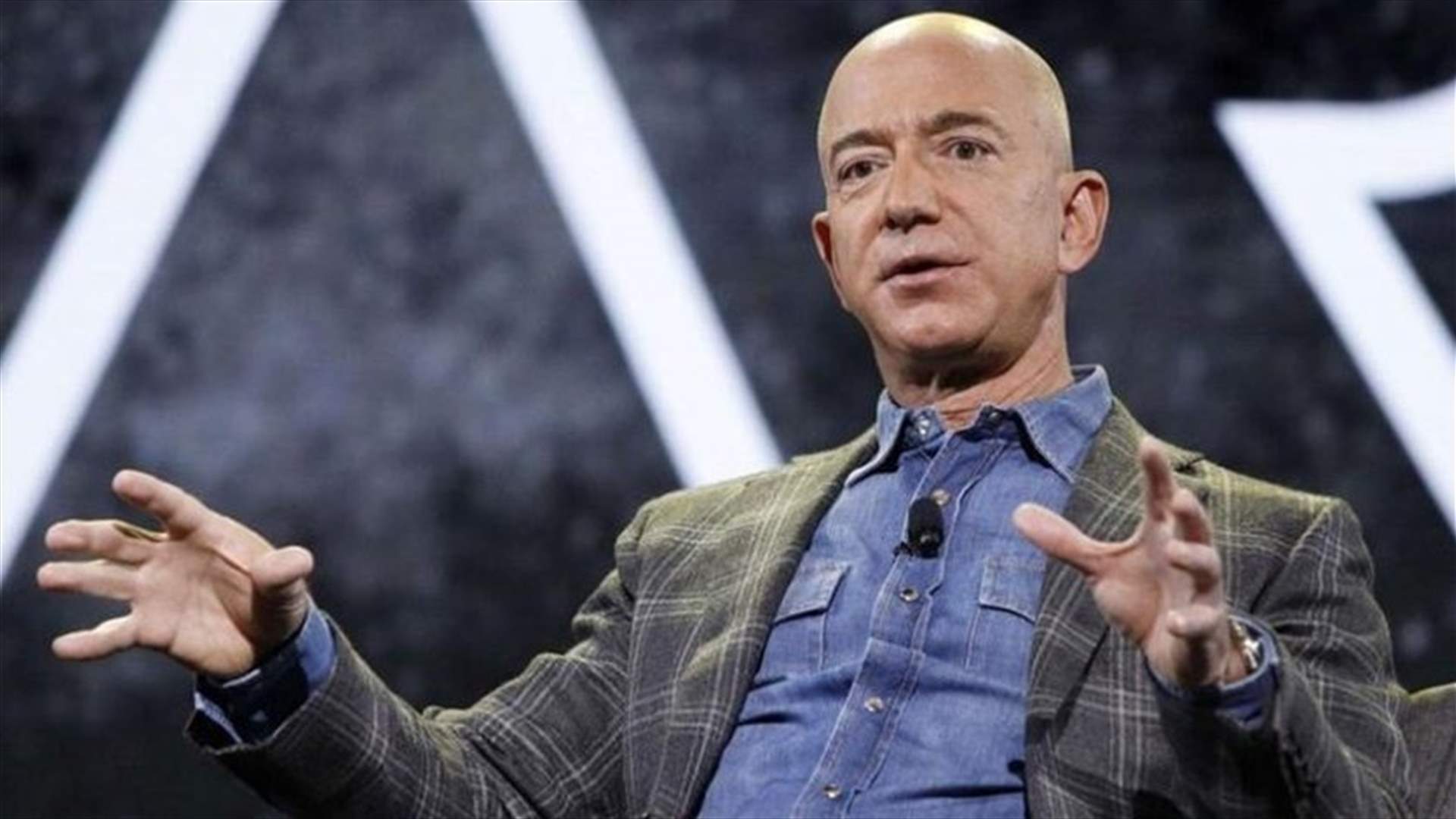 Space ride with Jeff Bezos auctioned for $28mln
