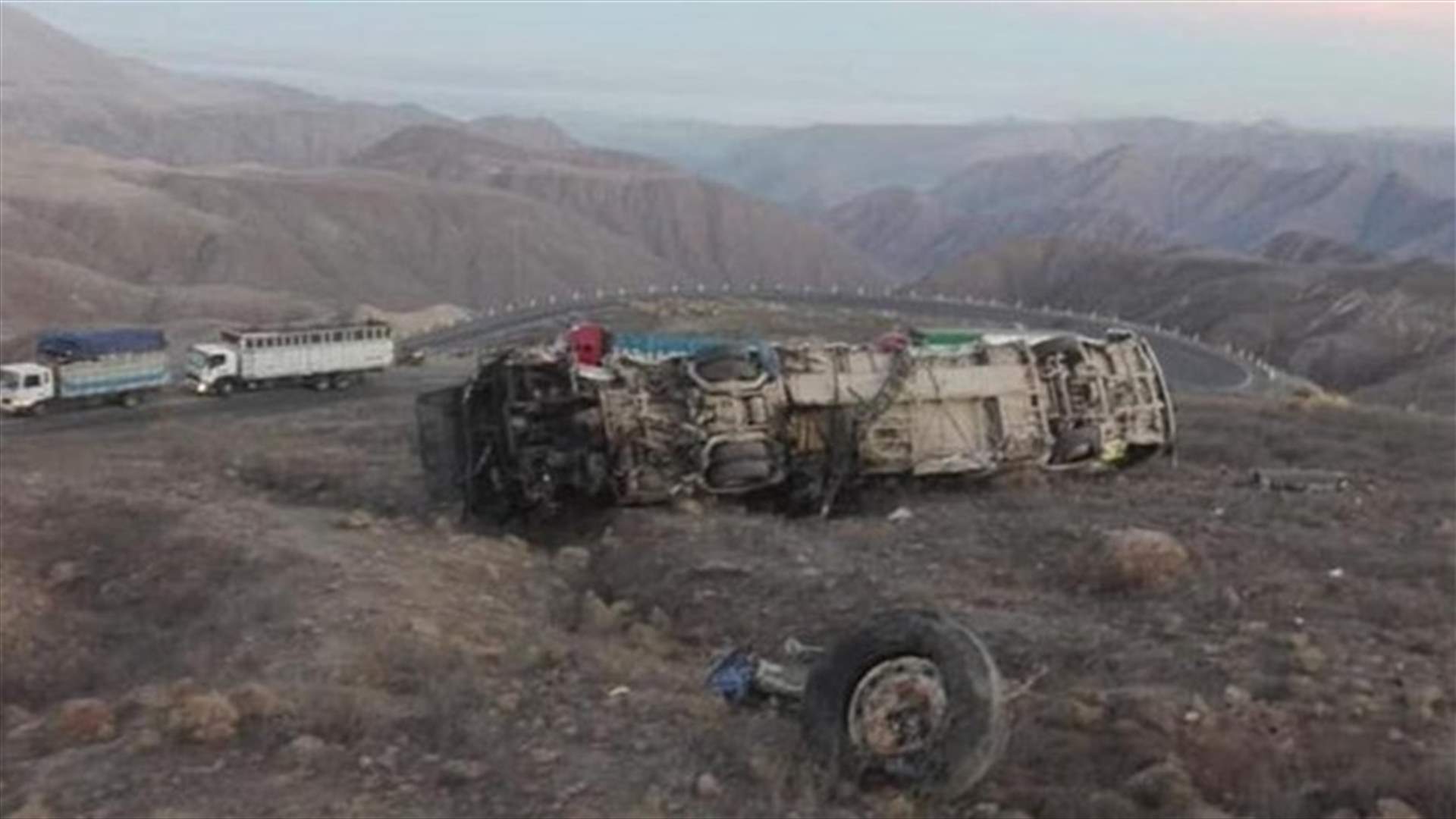 قتلى جراء سقوط حافلة بوادٍ في البيرو