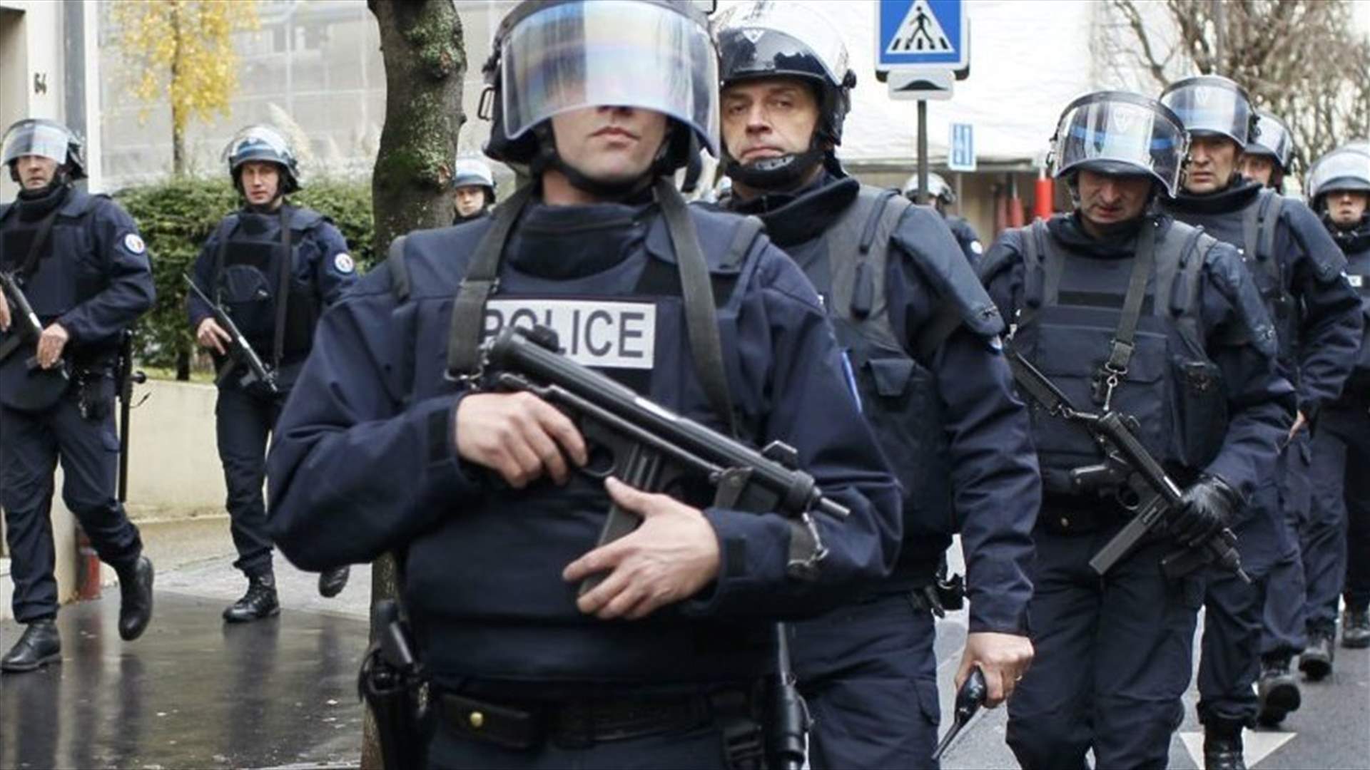 الشرطة الفرنسية تشتبك مع رواد حفل غير قانوني