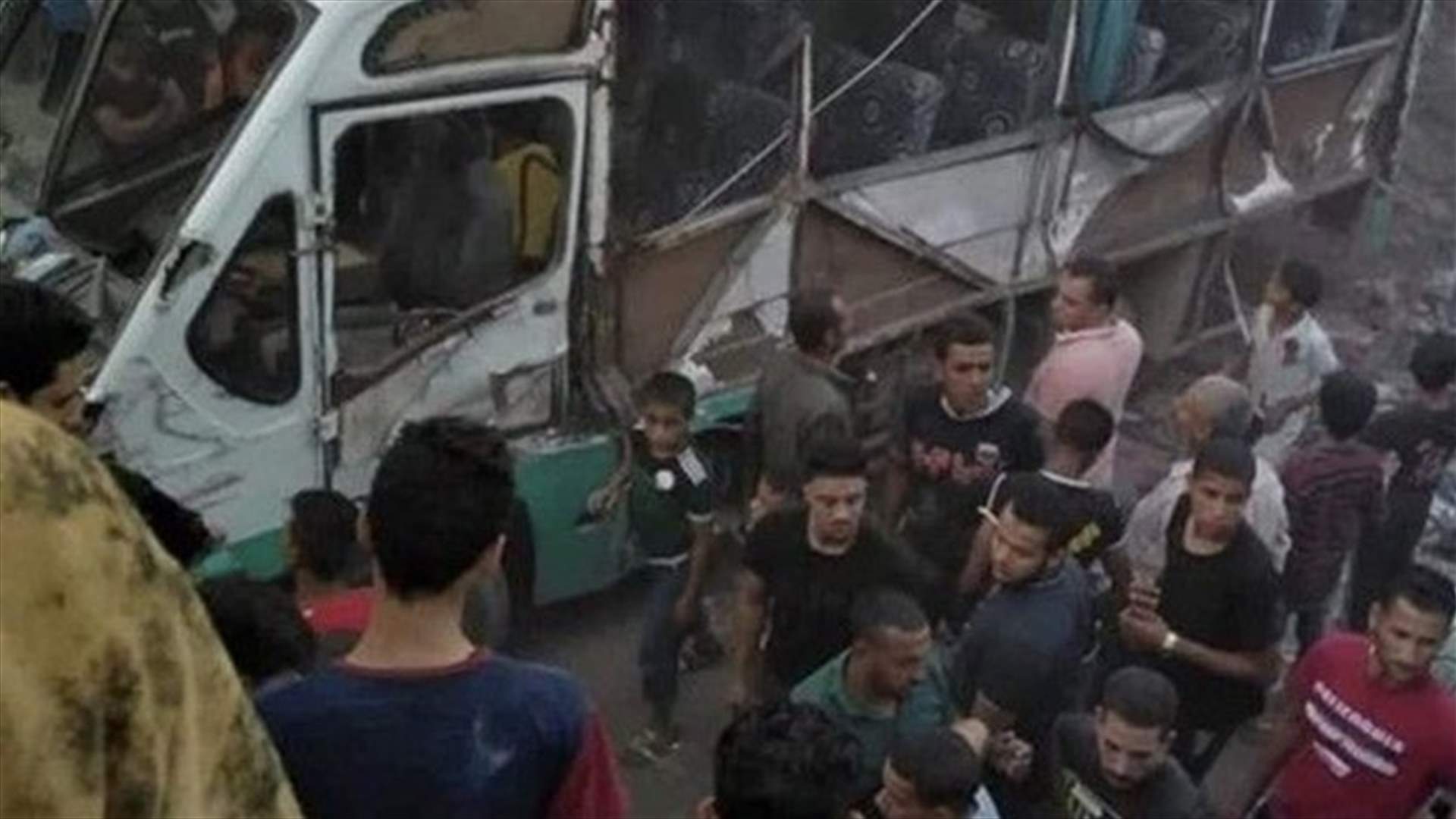 قتيلان وستة جرحى في اصطدام قطار بضائع بحافلتي ركاب جنوب القاهرة
