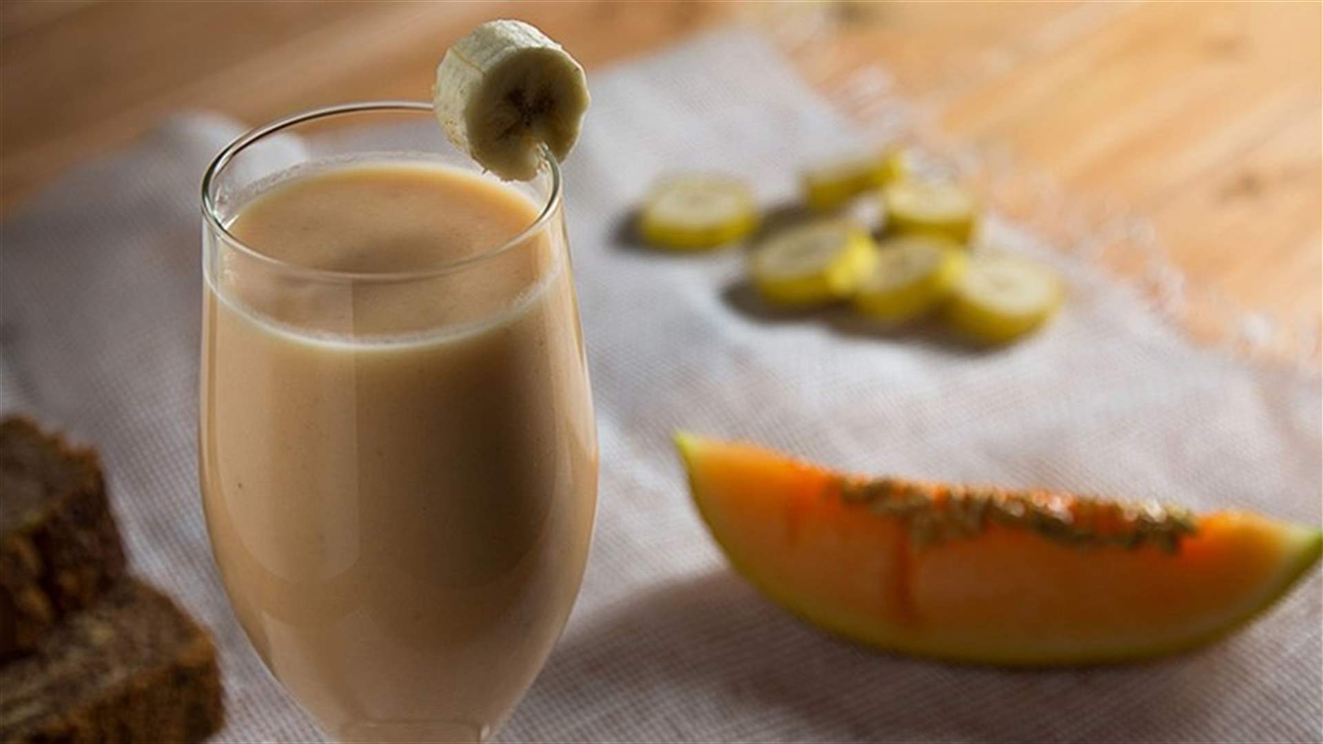 عصير الشمام والموز... شراب مثالي في الصيف