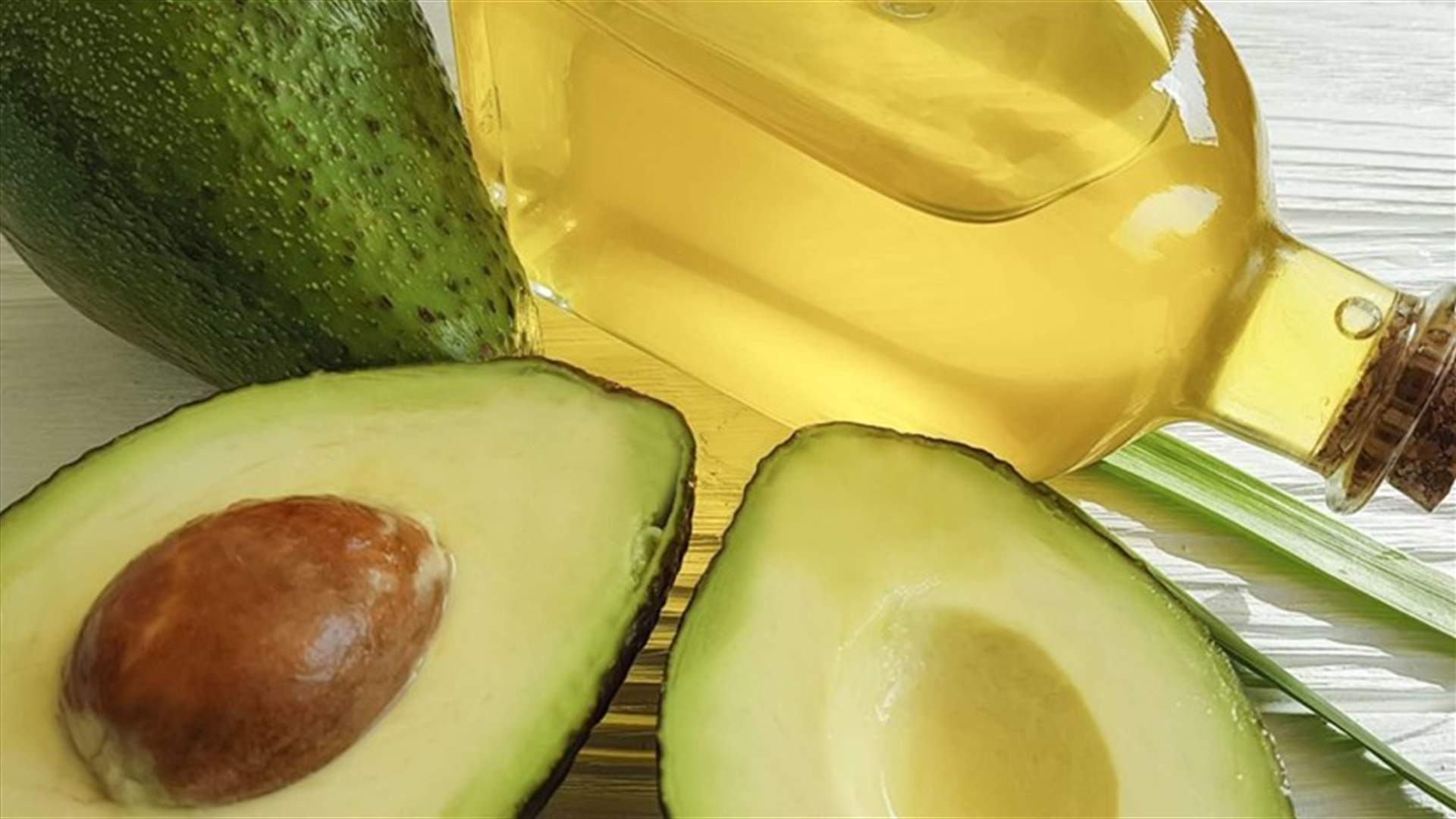 فوائد كثيرة لتطبيق زيت الأفوكادو على الشعر... ما هي؟