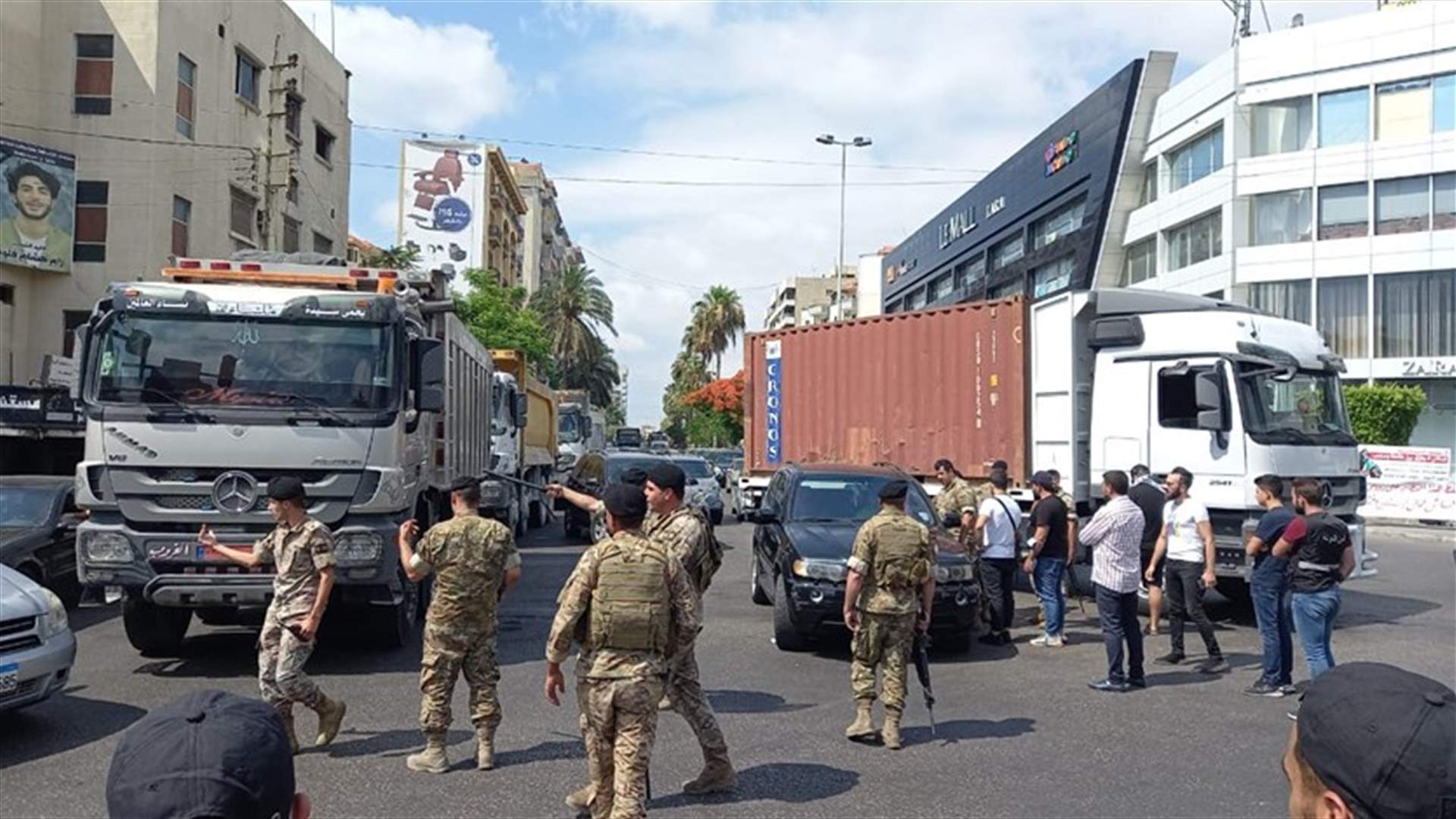 قطع الطريق عند ساحة إيليا.. والجيش يعيد فتحها