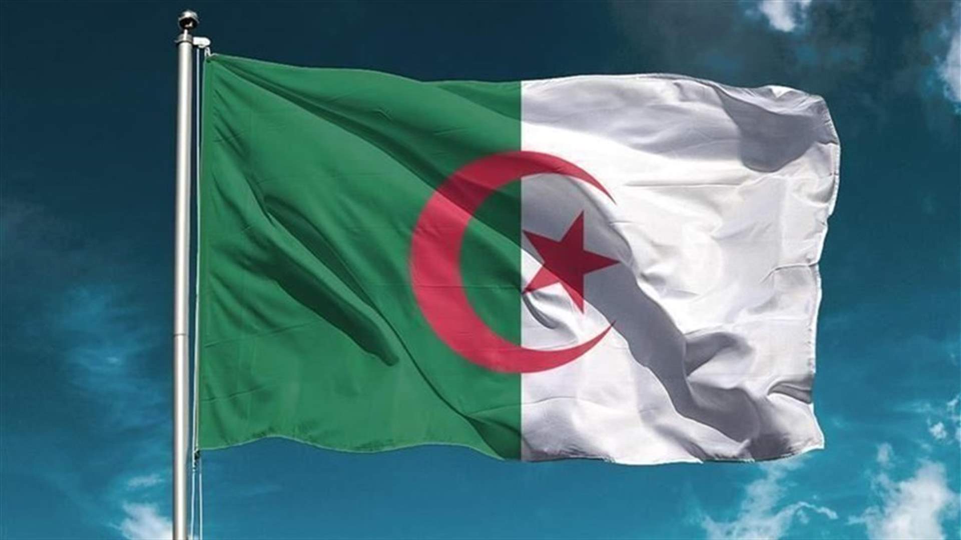 استقالة رئيس وزراء الجزائر