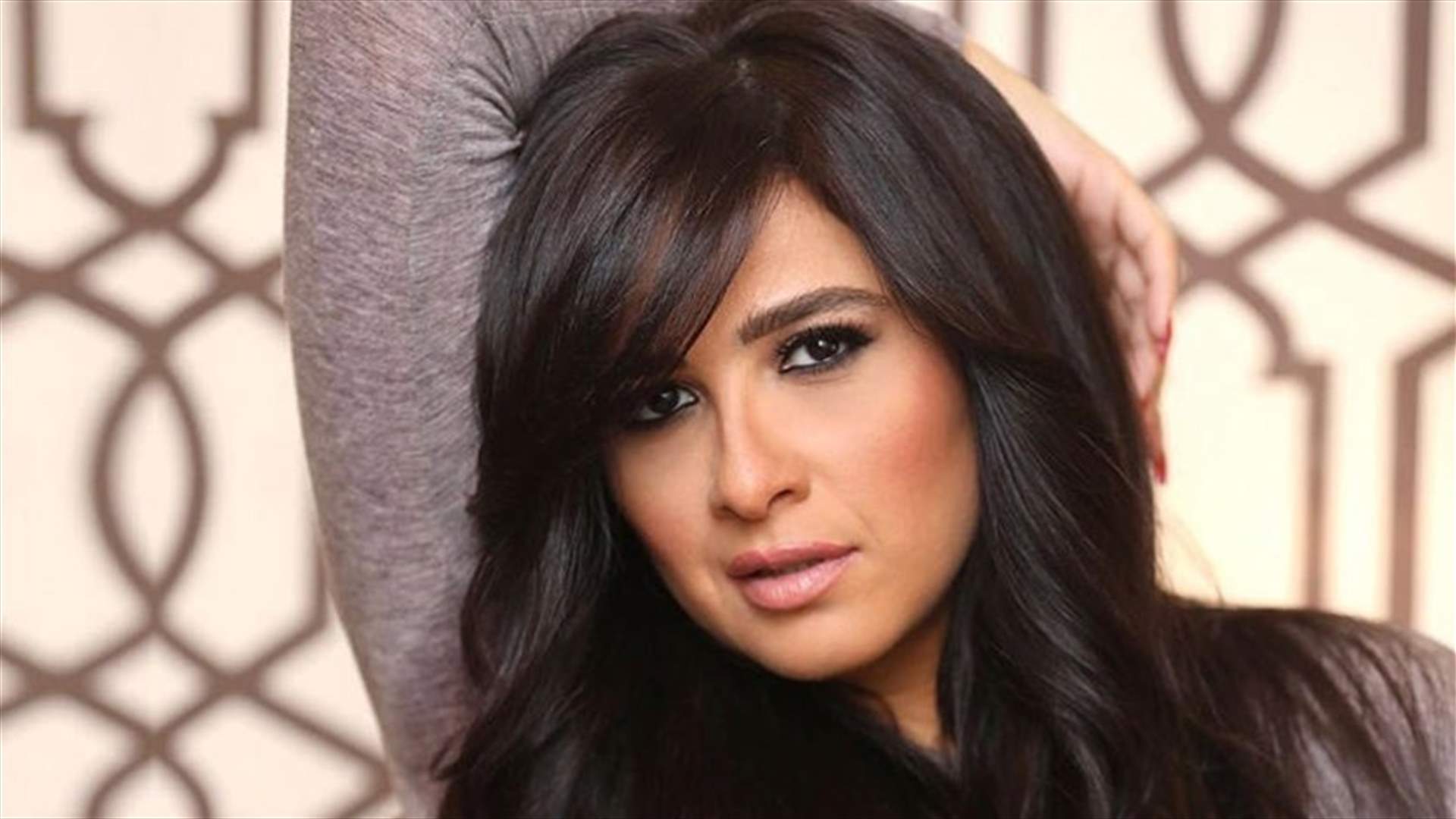 ياسمين عبد العزيز تتلقى تهديداً: "رح تموت موتة أشنع من سوزان تميم"